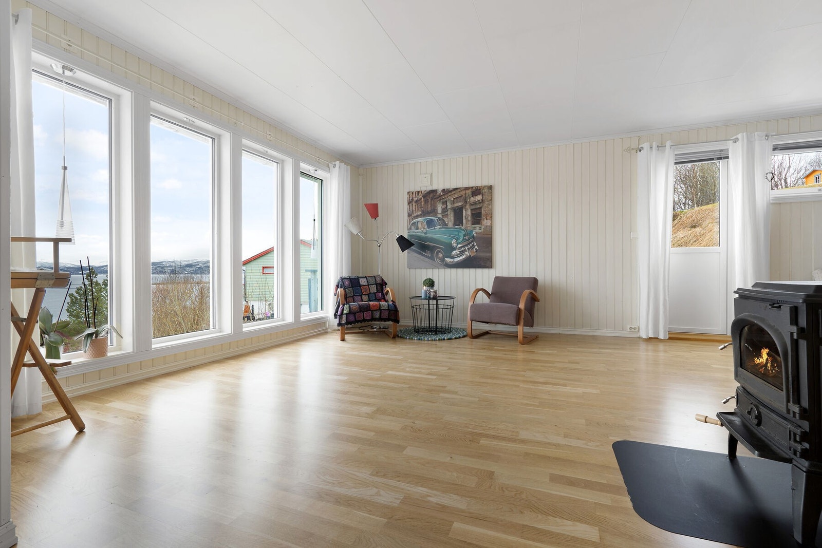 Utgang til balkong i fra stua Galleribilde