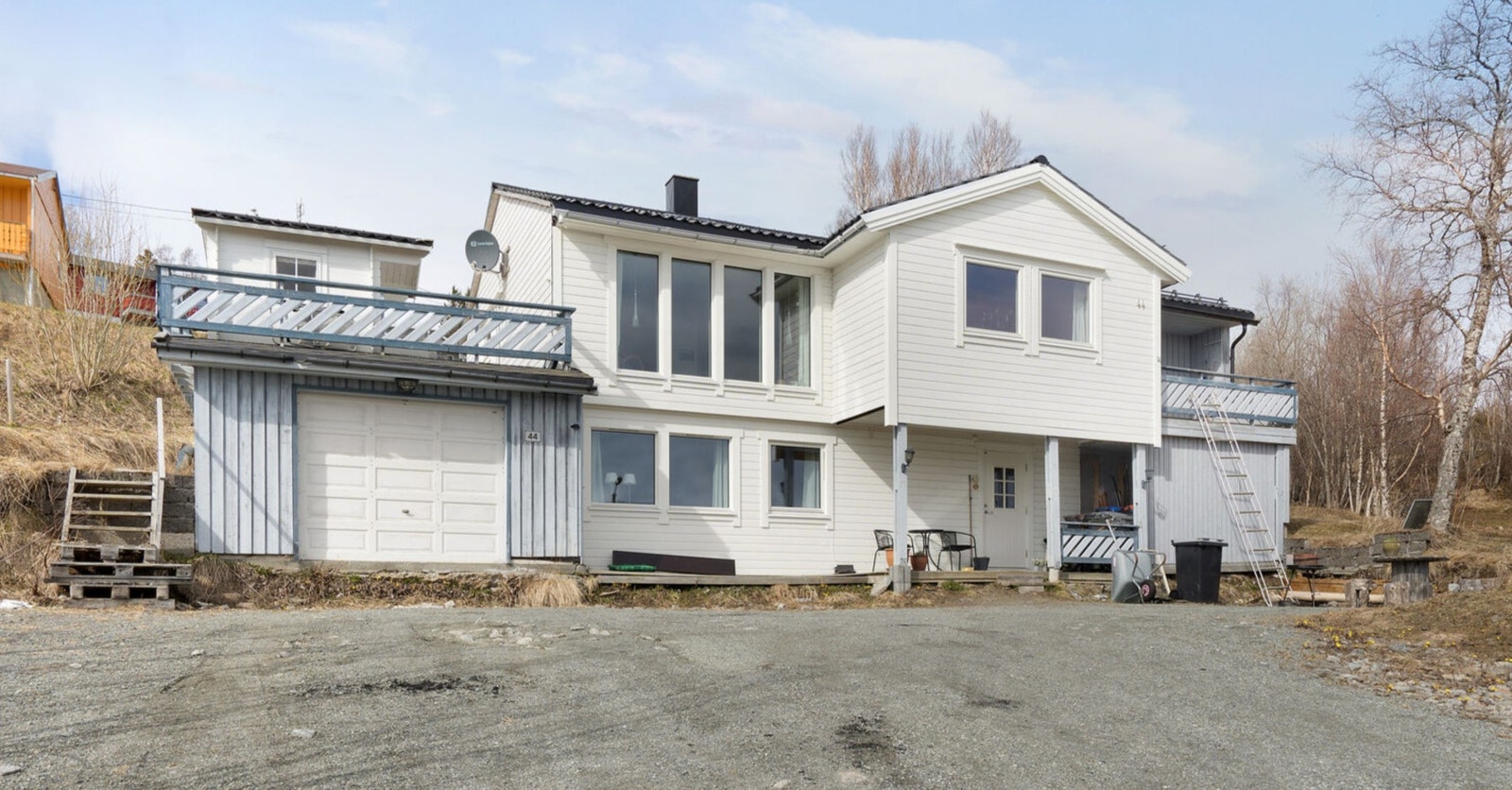 EiendomsMegler 1 v/ Bente Norhild Larsen har gleden av å ønske velkommen til til Sundveien 44! -Foto: EFKT Galleribilde