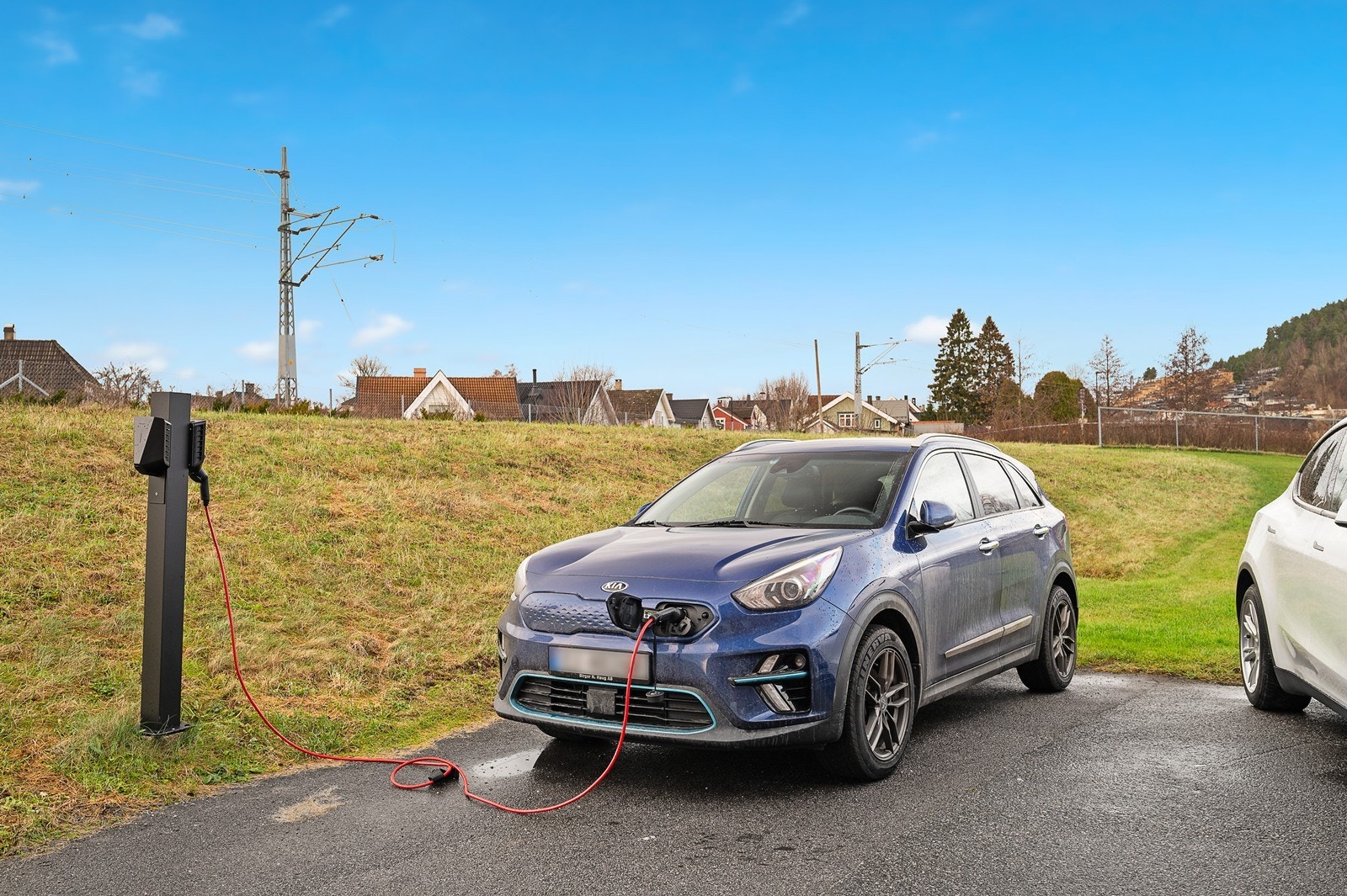 Det er elbillading i borettslaget. Galleribilde