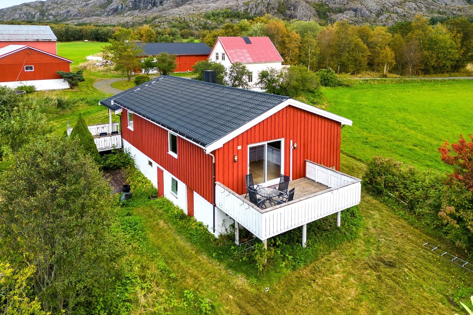 Hovedhuset, Haugsveien 353, Eiendommen er blitt noe oppgradert. Galleribilde