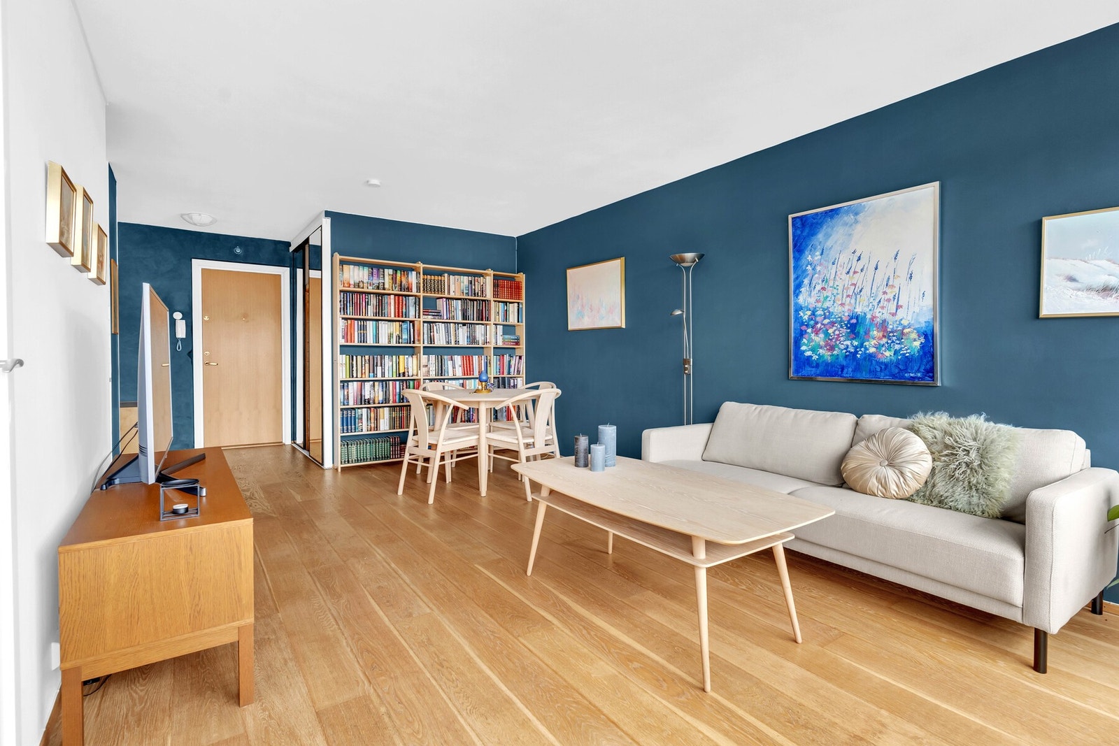 En lys og pen 1-roms andelsleilighet midt på Tveita i Oslo. Galleribilde