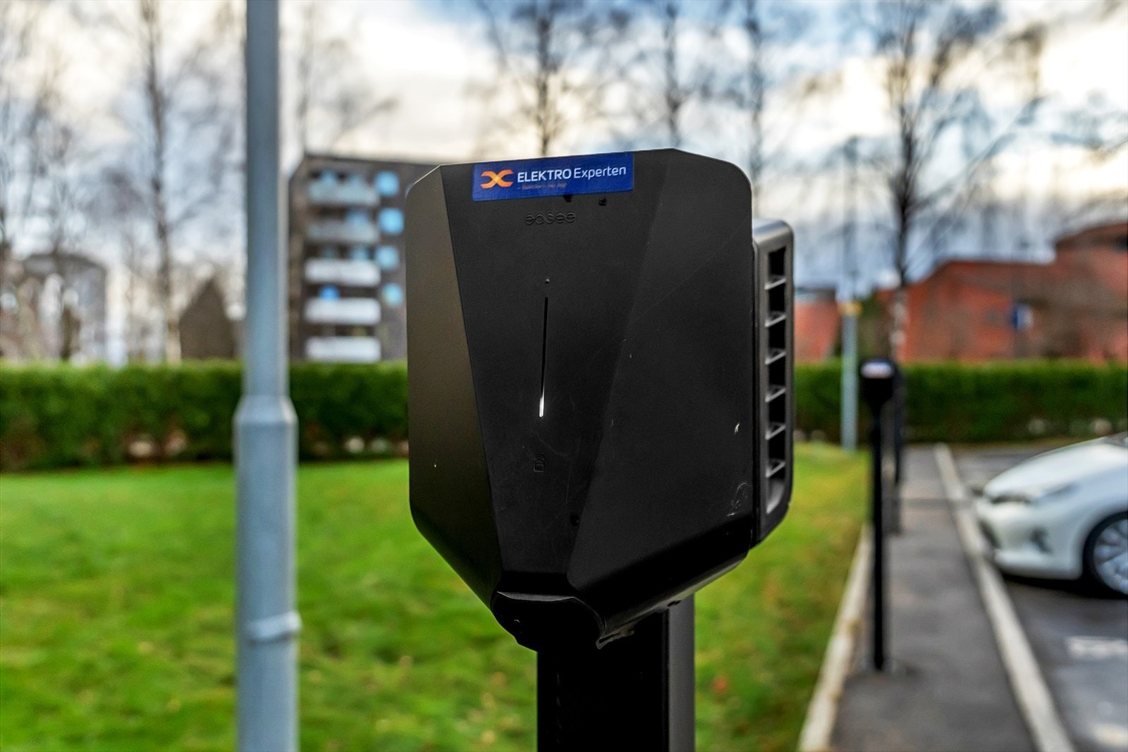 Med leiligheten følger parkeringsplass med elbillader. Galleribilde