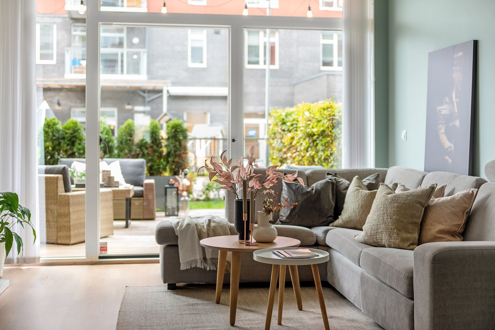 Stue med utgang markterrasse Galleribilde