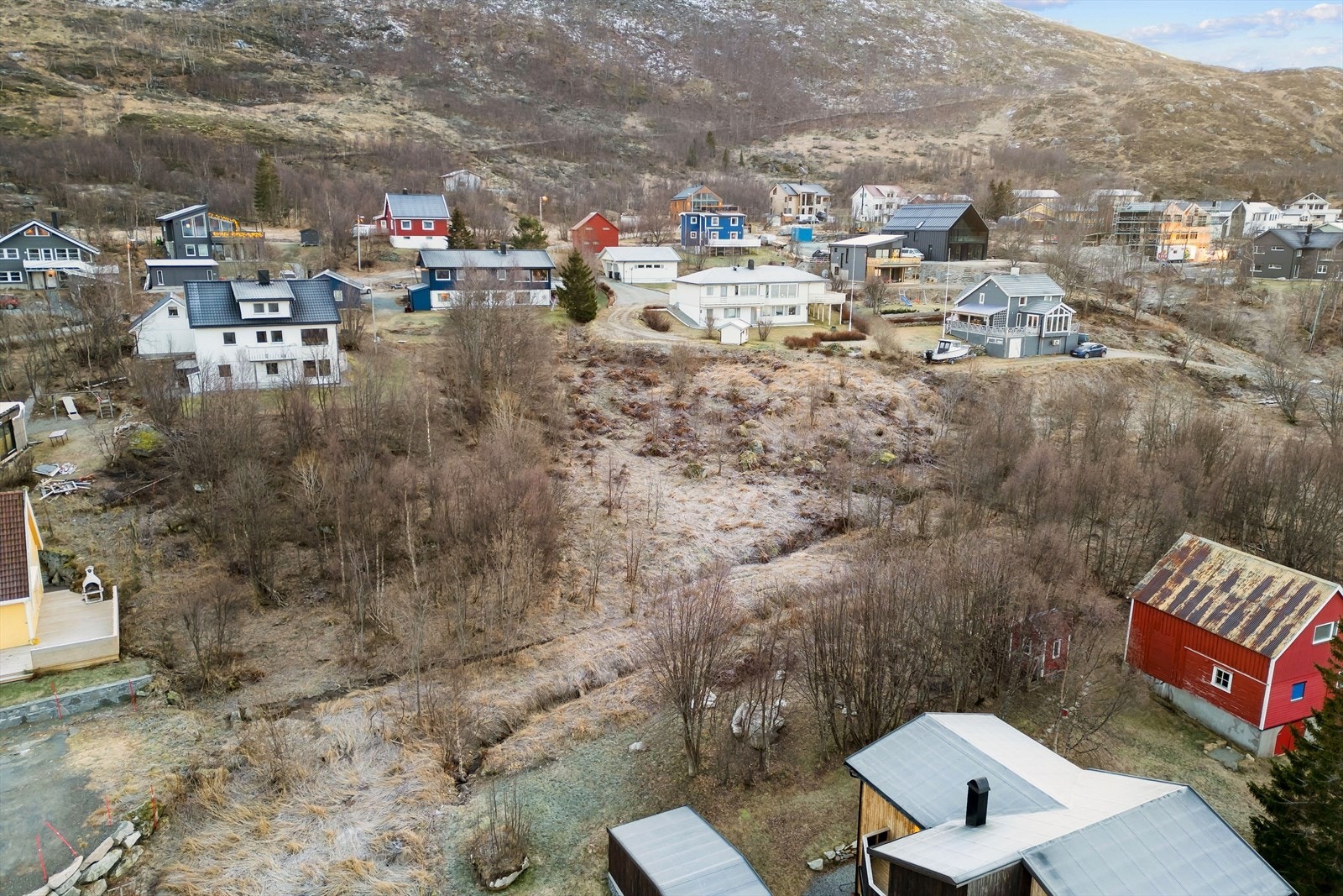 Tomten er svakt skrånende mot nordvest Galleribilde