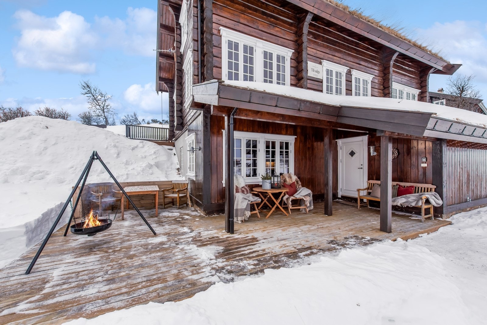 Velkommen til Ranten 4! En lekker og nyoppusset familieleilighet i et etablert og attraktivt område i naturskjønne omgivelser. Galleribilde