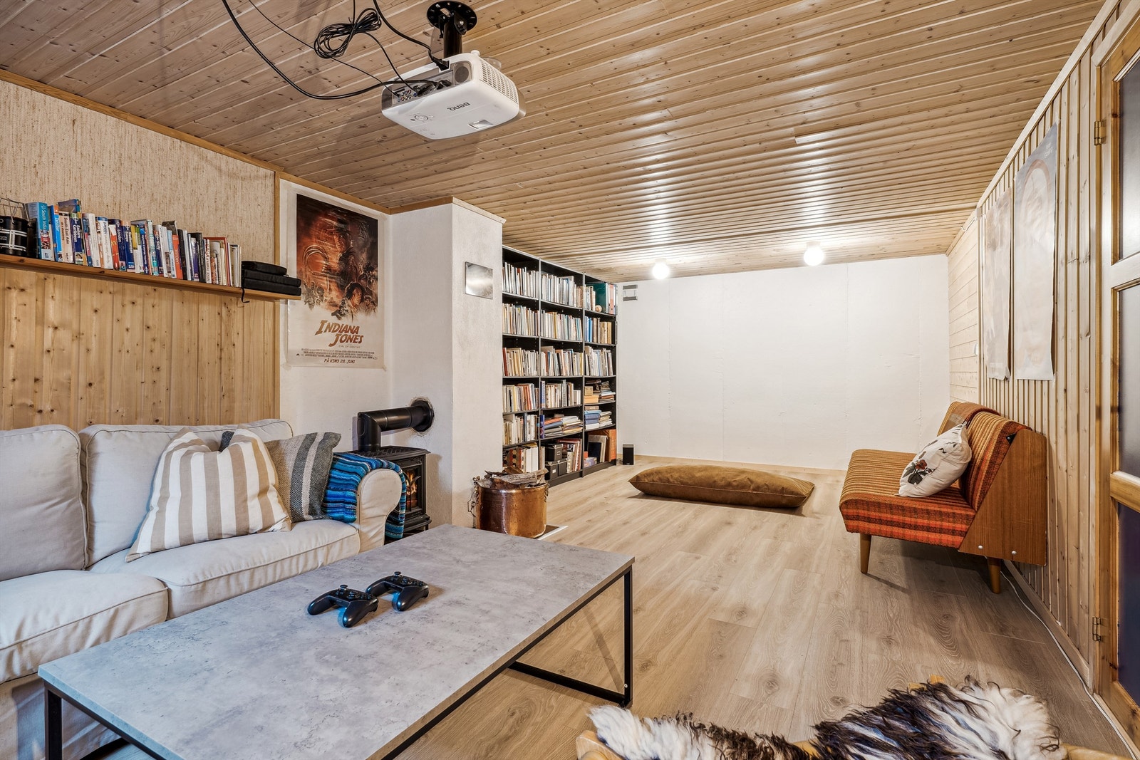 Kjellerstuen er meget romslig. Galleribilde