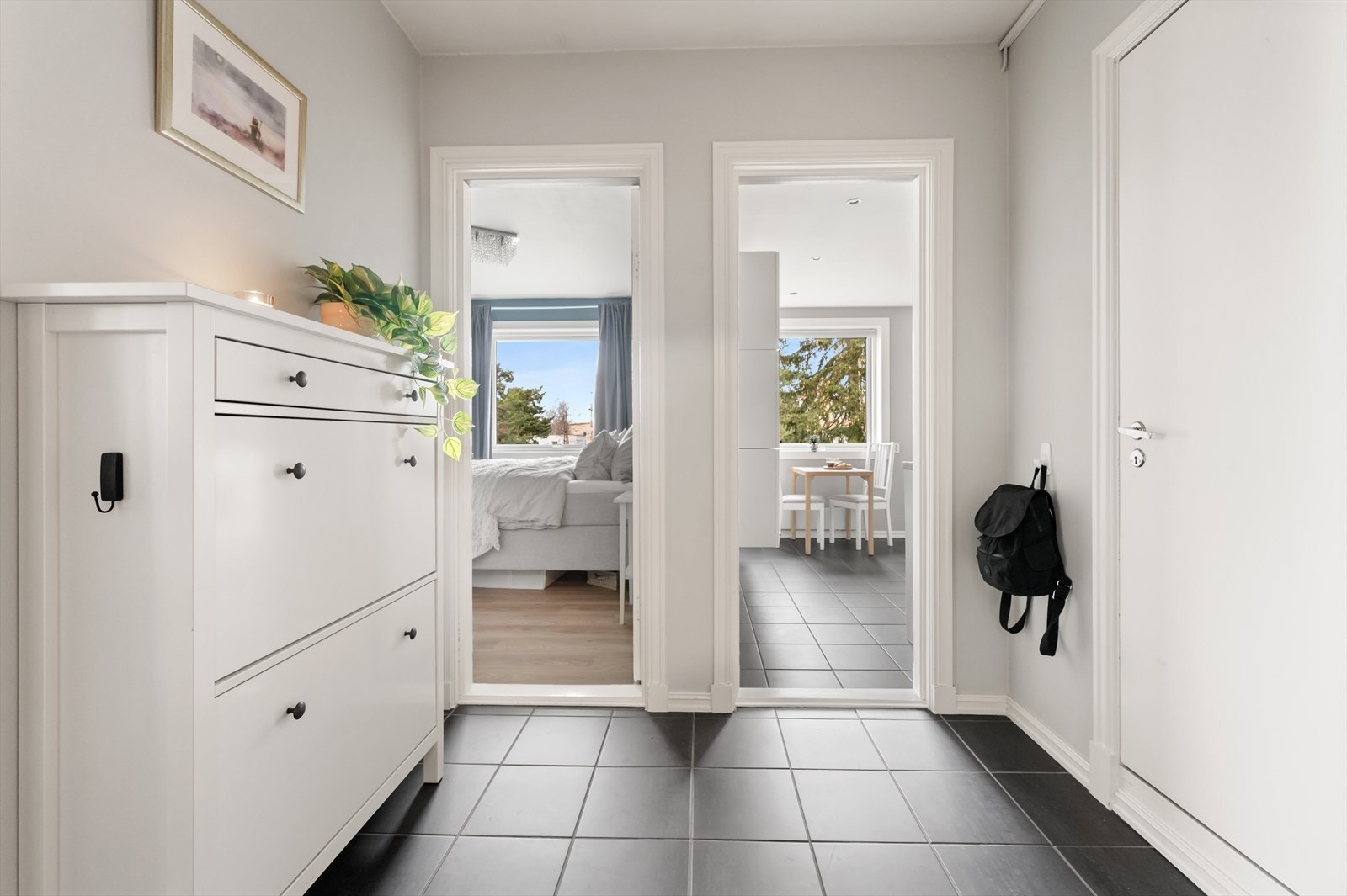 Med god plass til oppbevaring av yttertøy og sko, er det enkelt å holde orden. Galleribilde