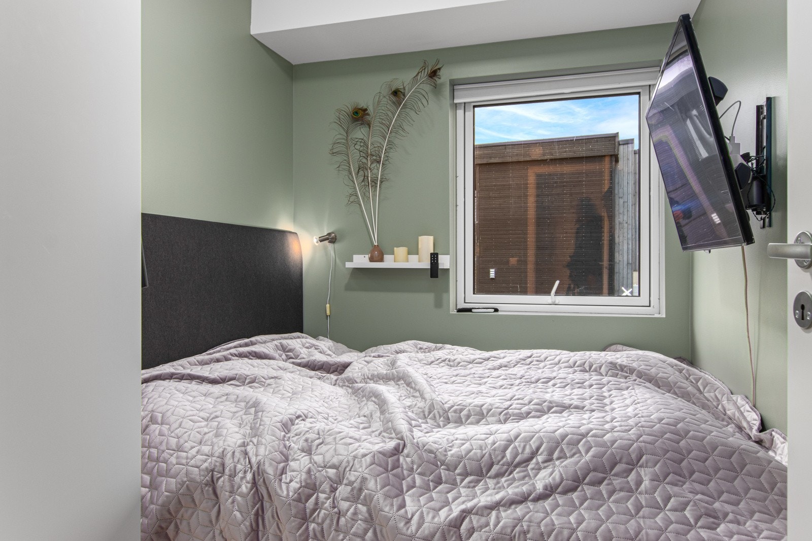 1 av totalt 3 soverom. Galleribilde