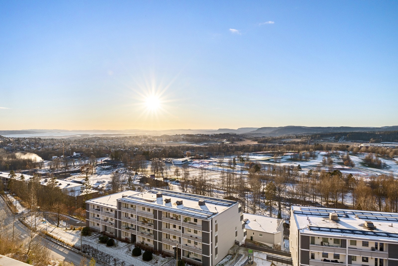 Ta en pust i bakken og sku utover Oslo med fjorden i det fjerne. Galleribilde