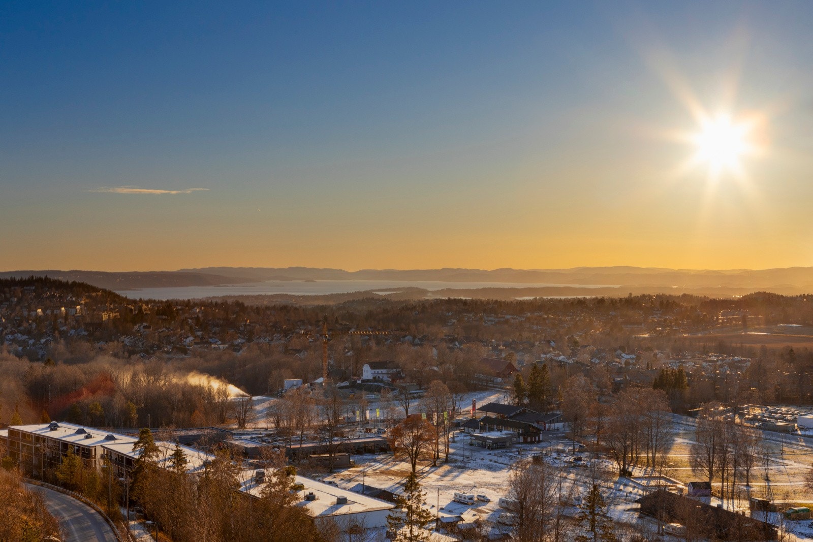 Velkommen til magiske solnedganger og fantastisk panoramautsikt på Holmenkollens vestside. Galleribilde