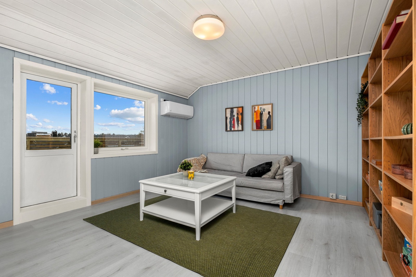 Stuen er på ca. 15,9 kvm. Galleribilde