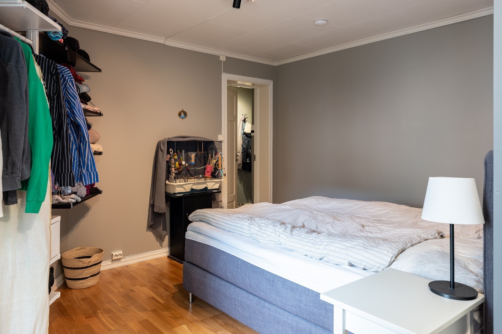 Soverommet er på ca. 16 m² og har direkte adkomst til badet. Galleribilde