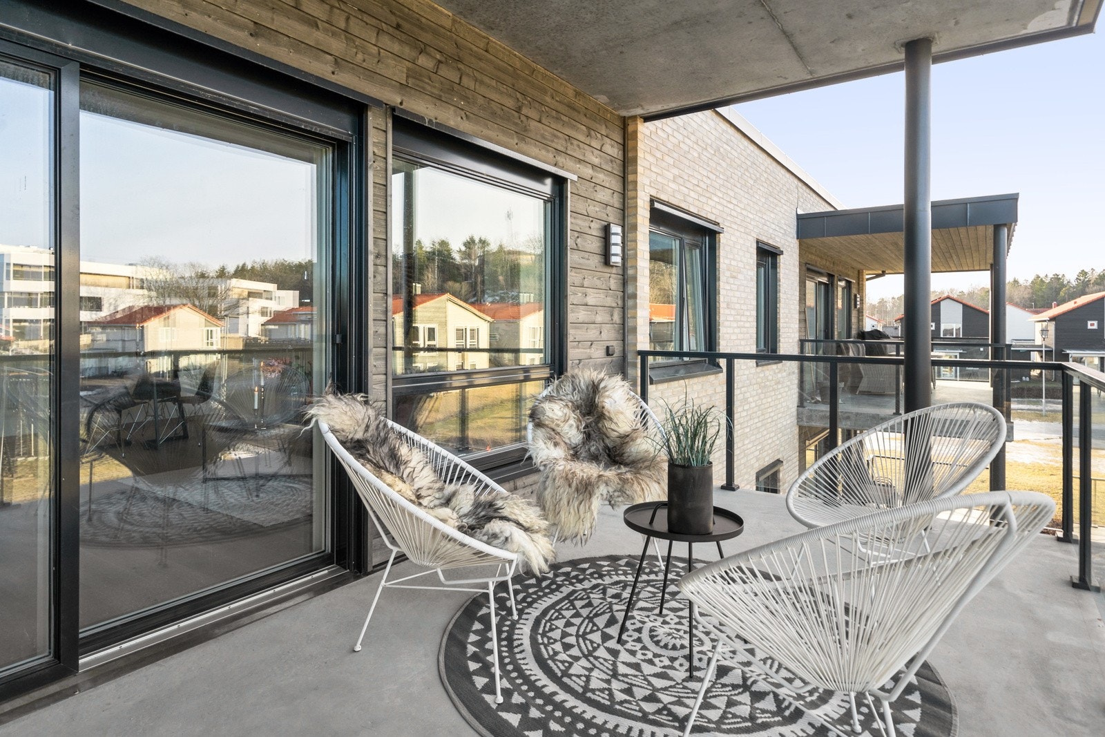 Illustrasjonsbilde av balkong fra tilsvarende leilighet (etasjen over) Galleribilde