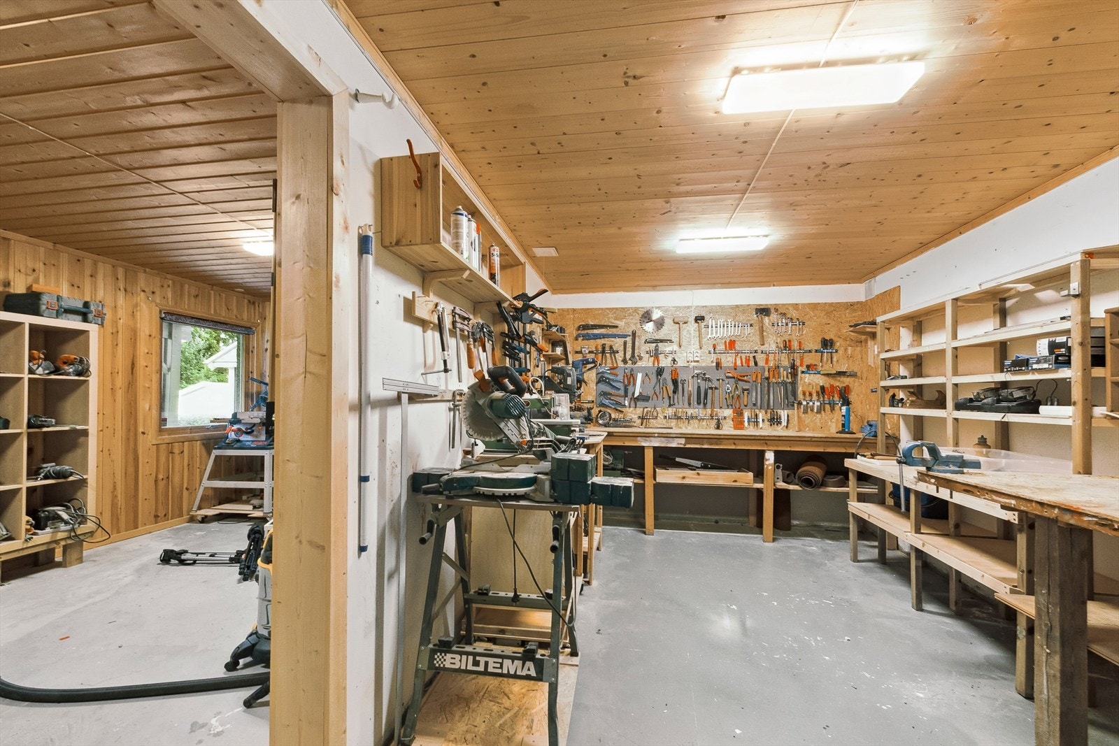 Hobbyrom i underetasjen. Galleribilde