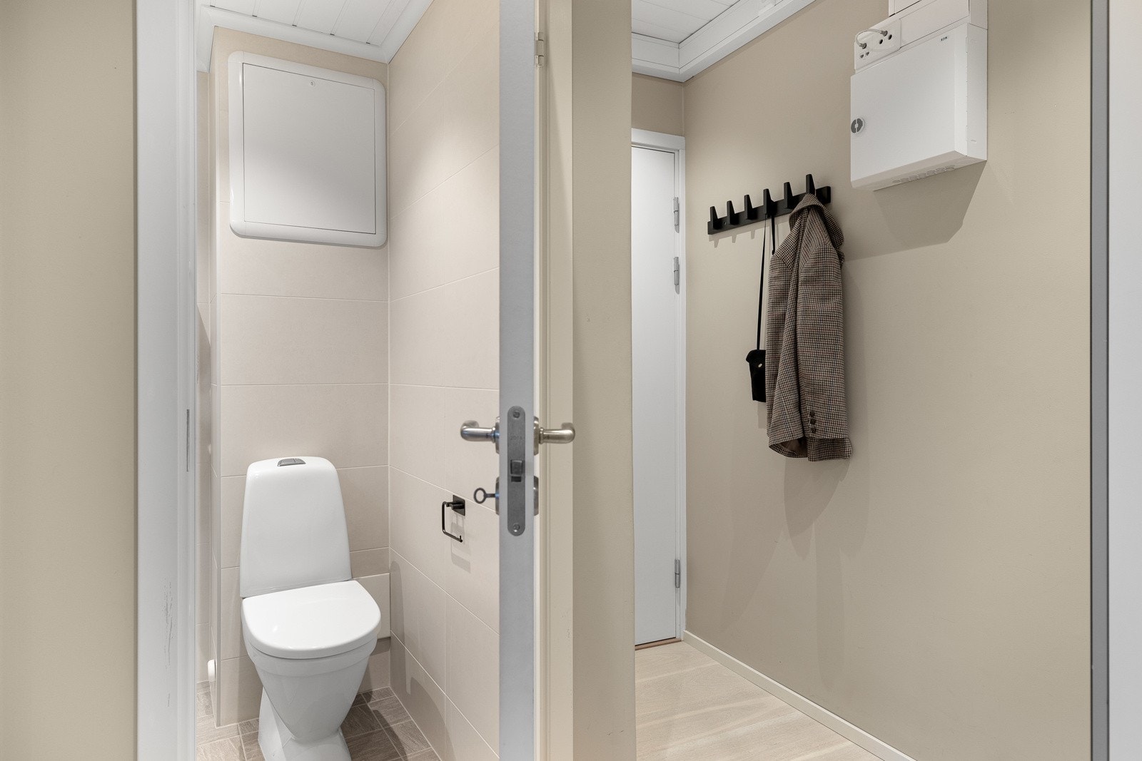 Videre er det felles dørcallinganlegg via Unloc/smarttelefon i entréen Galleribilde