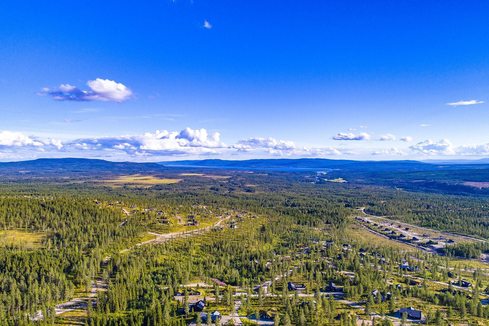 Velkommen til Furutangen Tjennstuåsen - her selges romslige tomter med priser fra kr. 890.000,- til kr. 1.390.000,-. Galleribilde