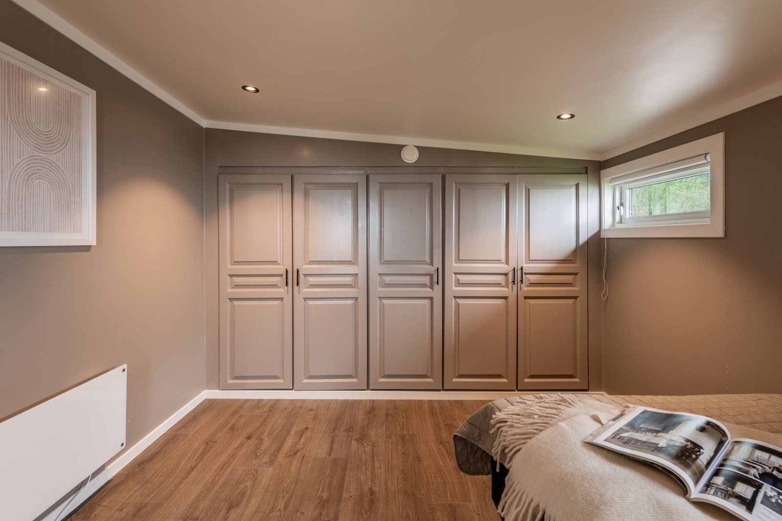 Masse skapplass. Galleribilde