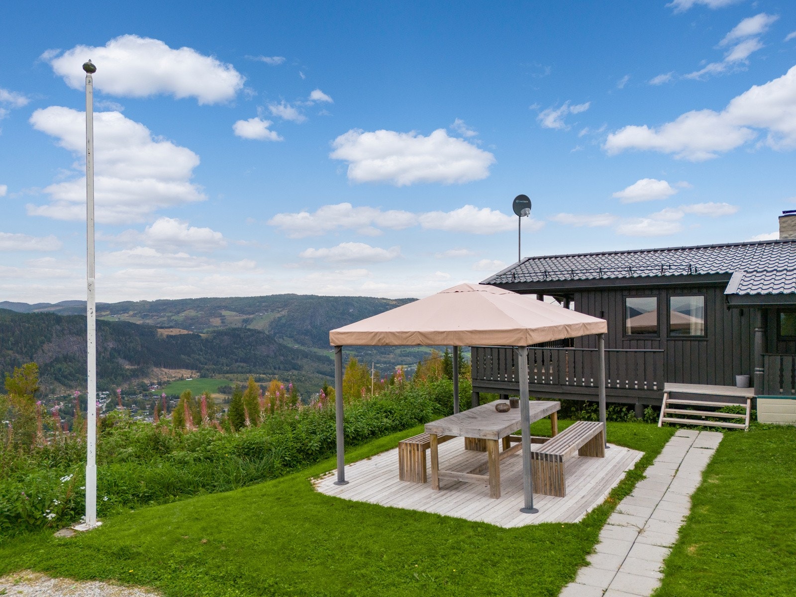 - her kan sene sommerkvelder nytes. Galleribilde