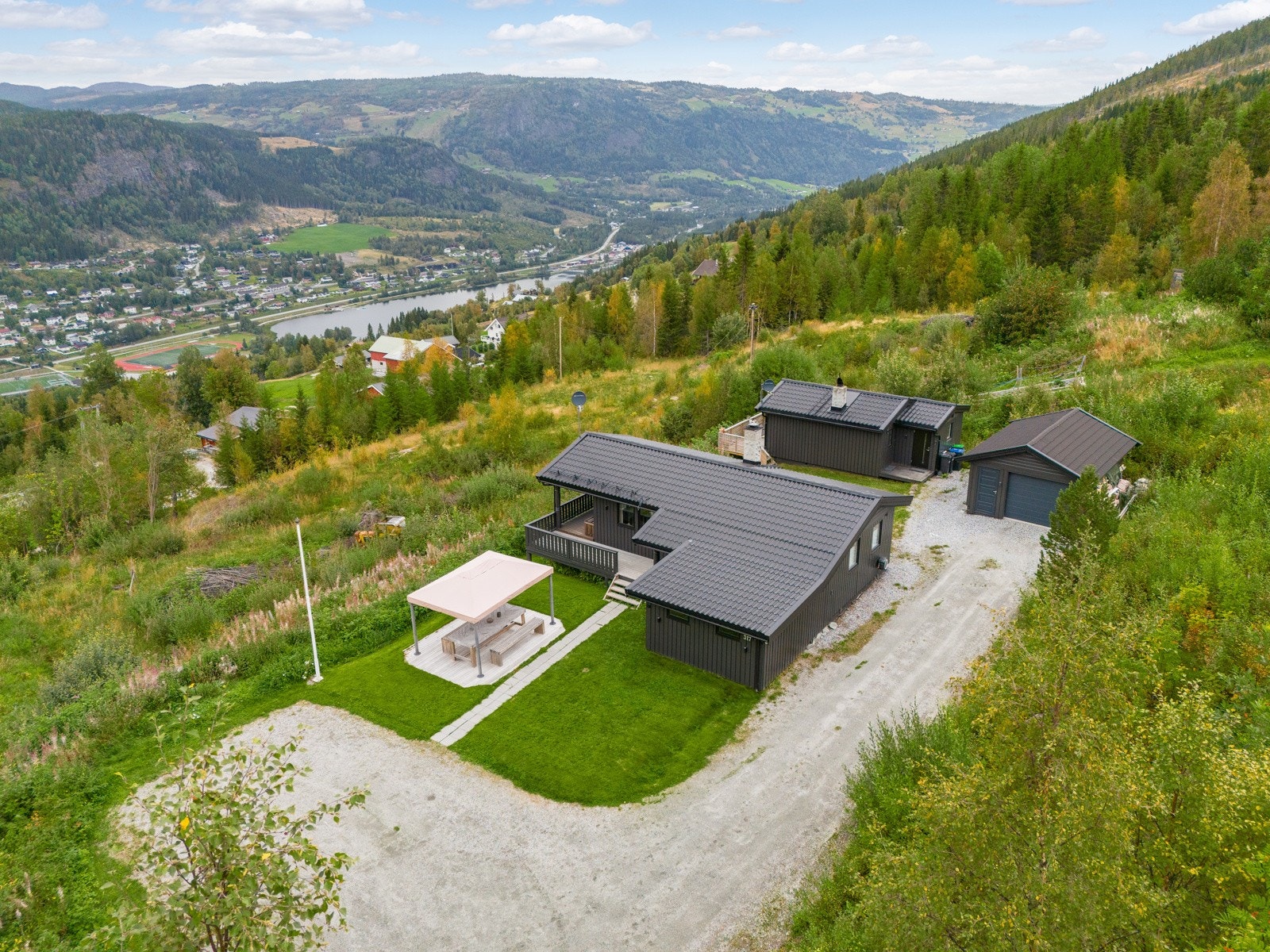 Beliggende høyt og fritt over Ål! Galleribilde