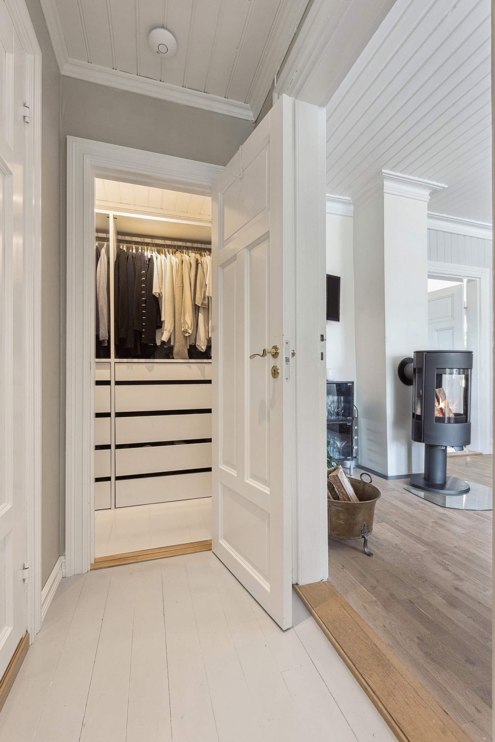 Hovedsoverommet har eget bad og walk-in closet. Galleribilde
