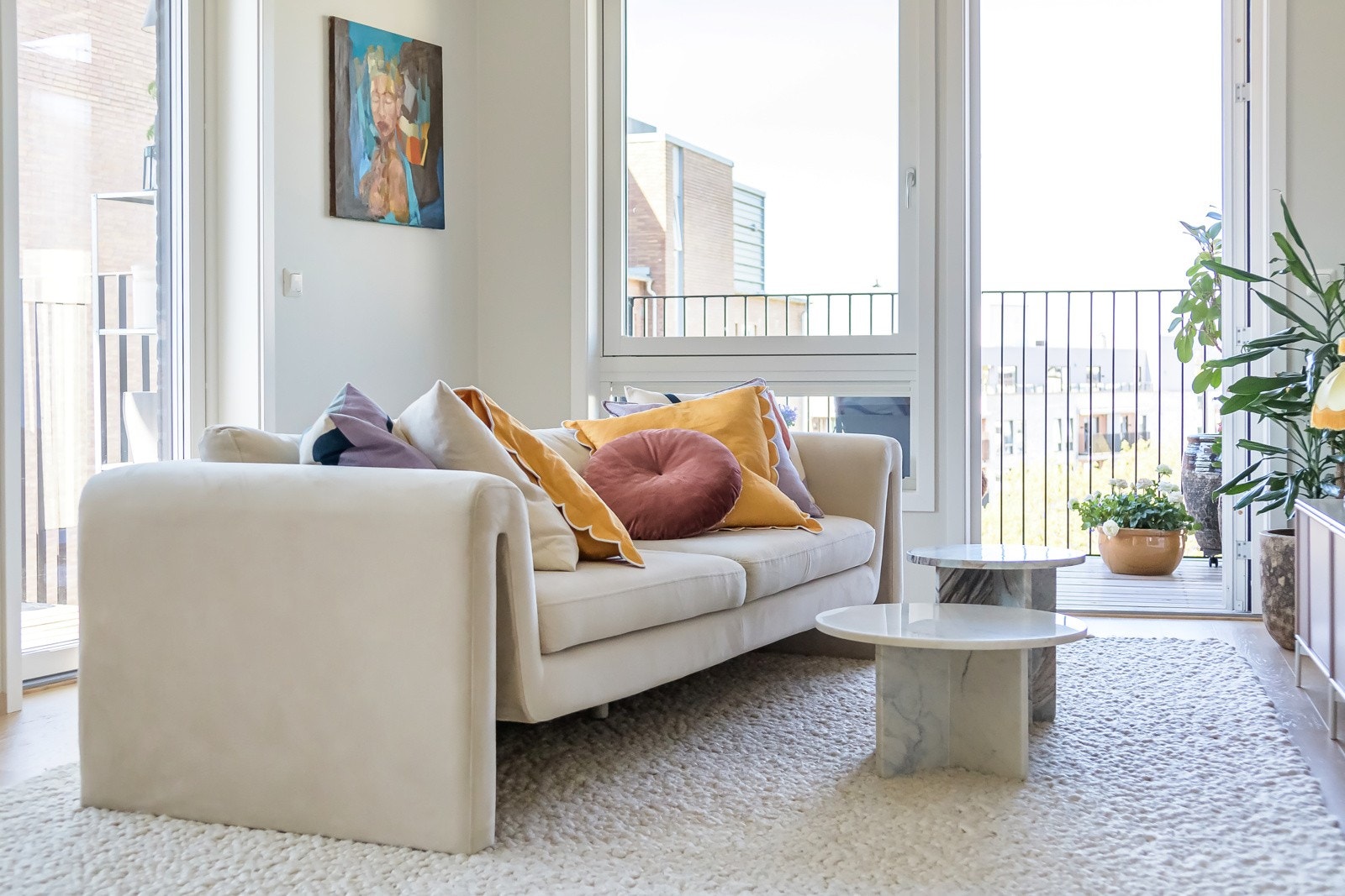 Utgang til vestvendt balkong på 6 kvm fra stuen. Galleribilde