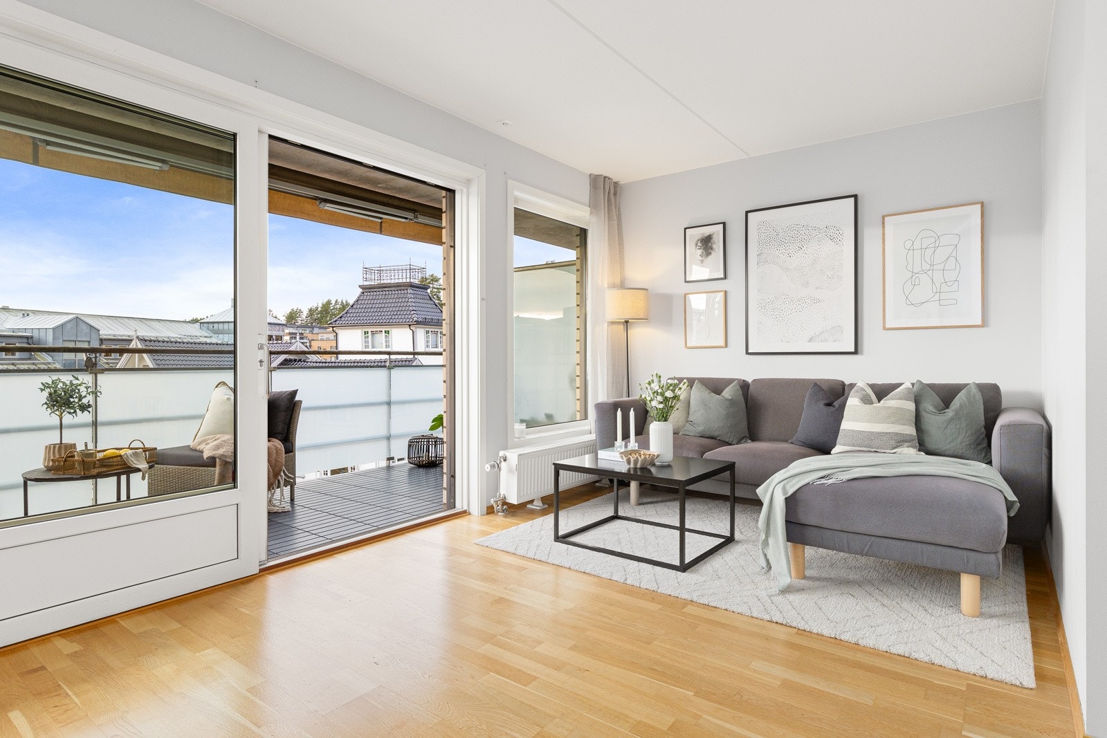 Utgang fra stuen til balkongen Galleribilde