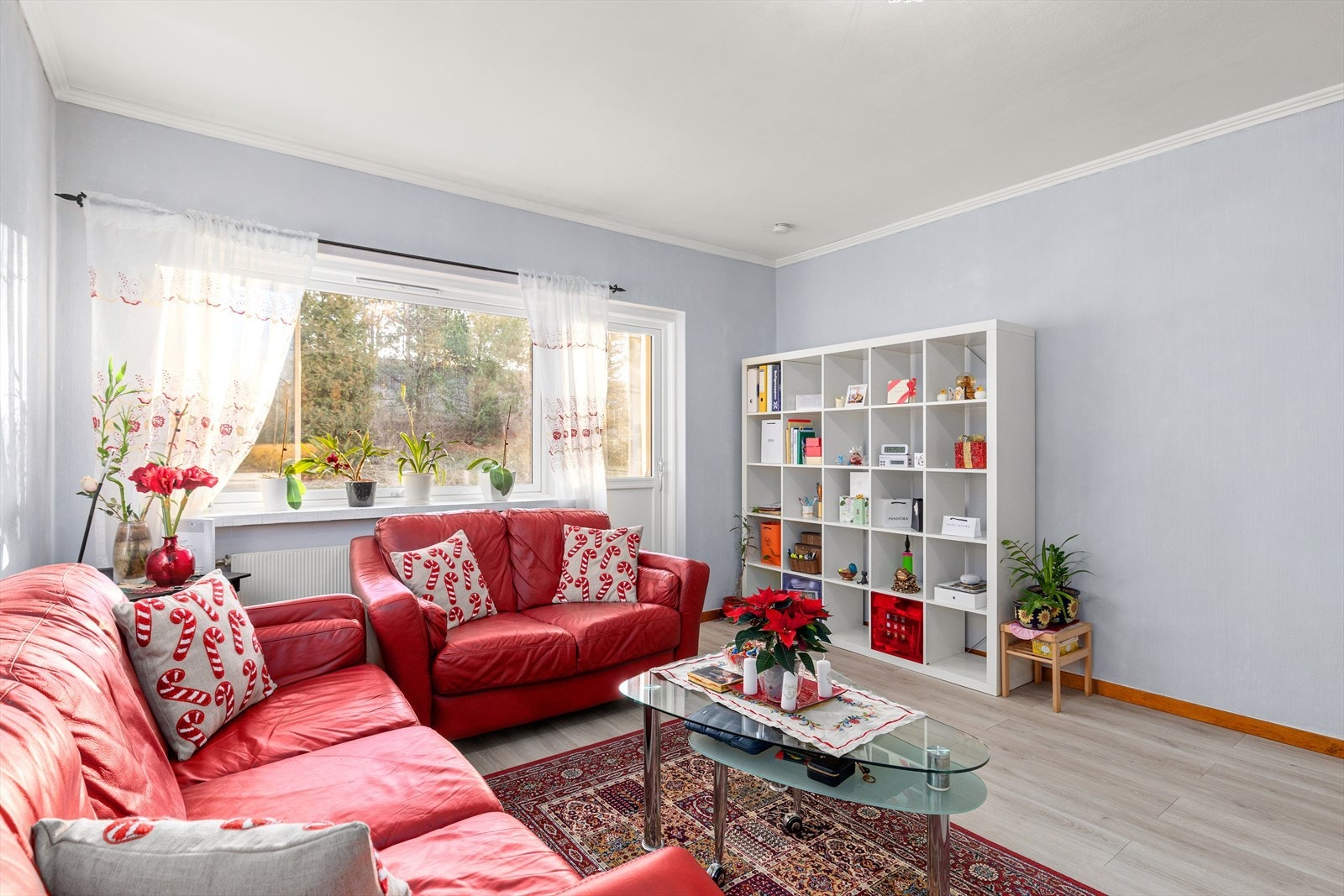 Fra stuen er det utgang til sydvendt balkong Galleribilde