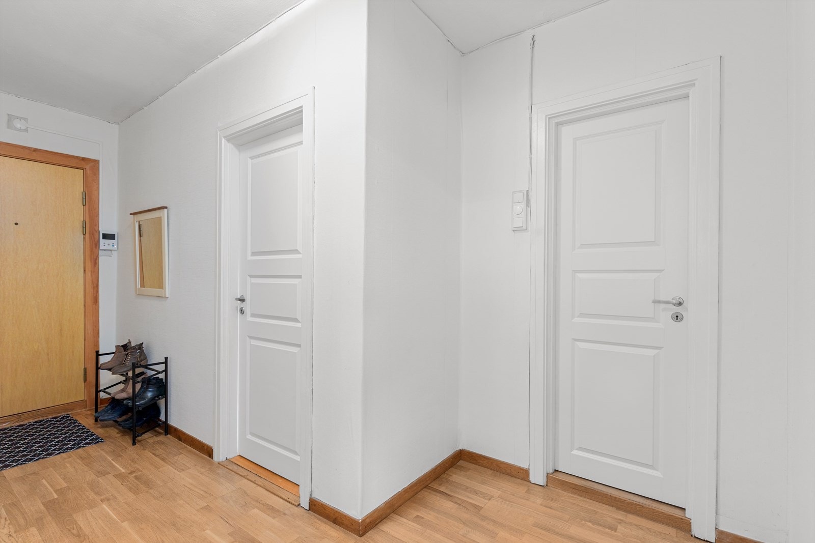 I gangen er det mulighet for etablering av en garderobeløsing Galleribilde