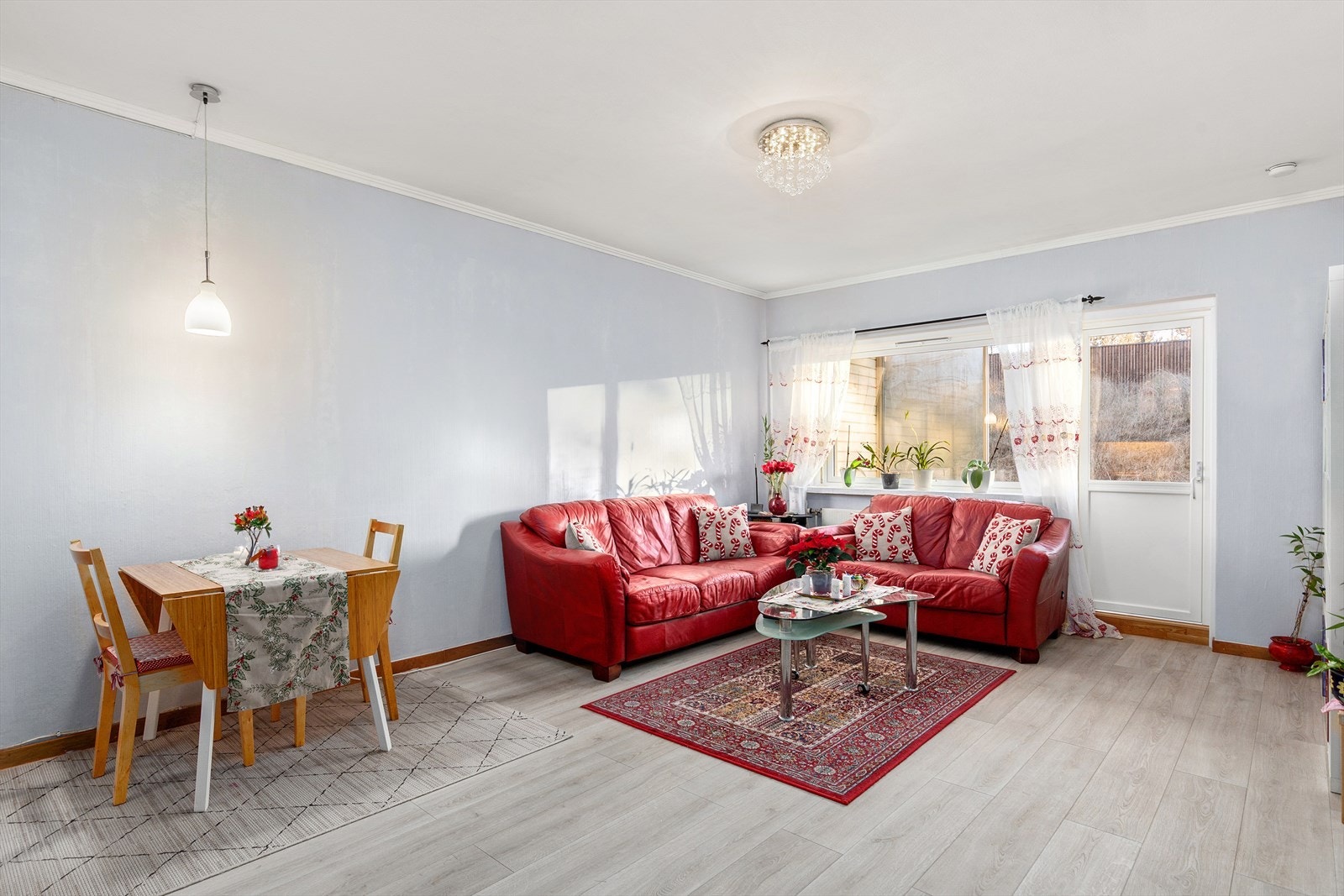 Velkommen til visning i Karl Staaffs vei 50 ! Galleribilde