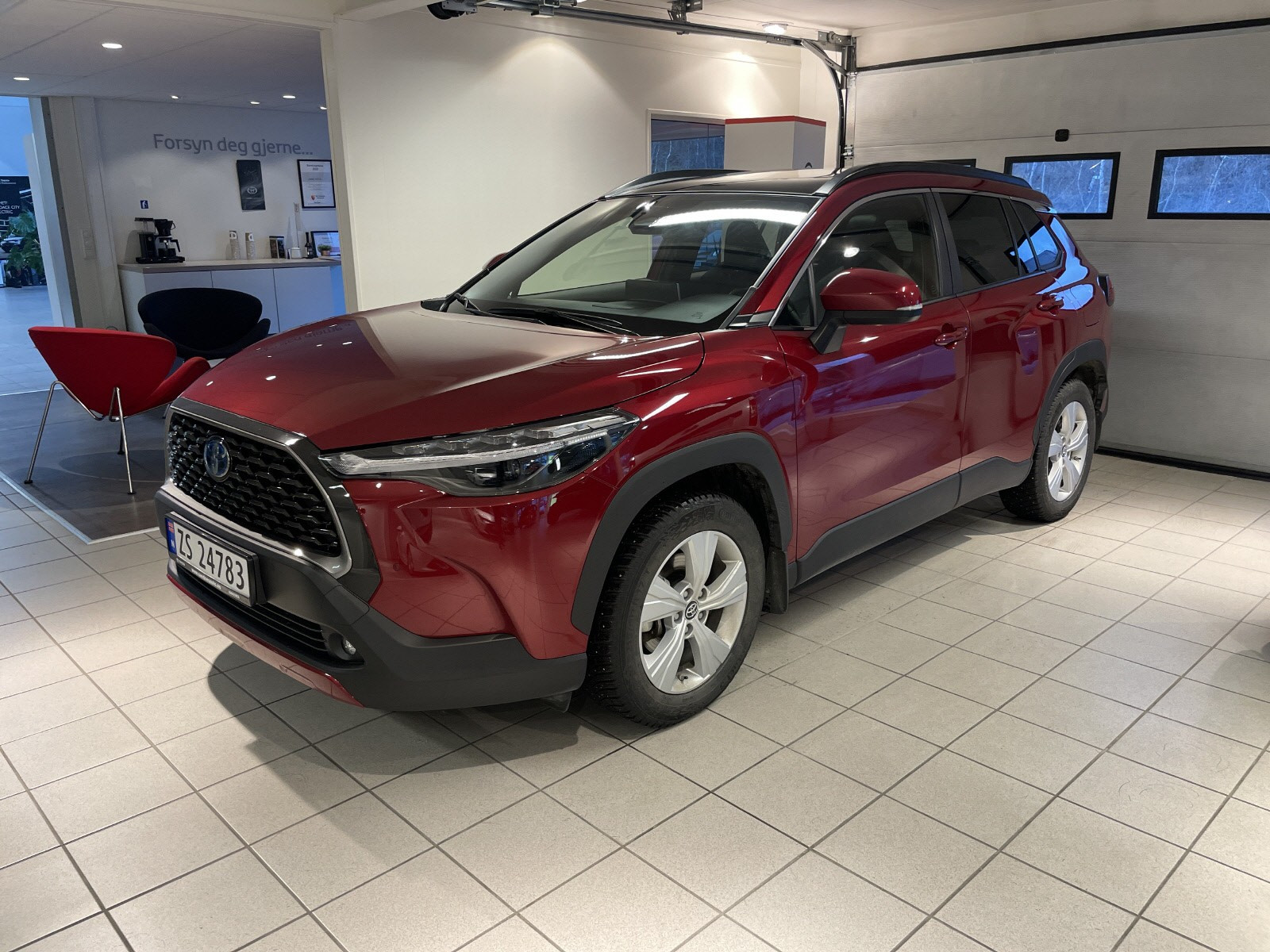 Toyota Corolla Cross 2,0 Hybrid AWD-i Executive Panorama & Leather 2