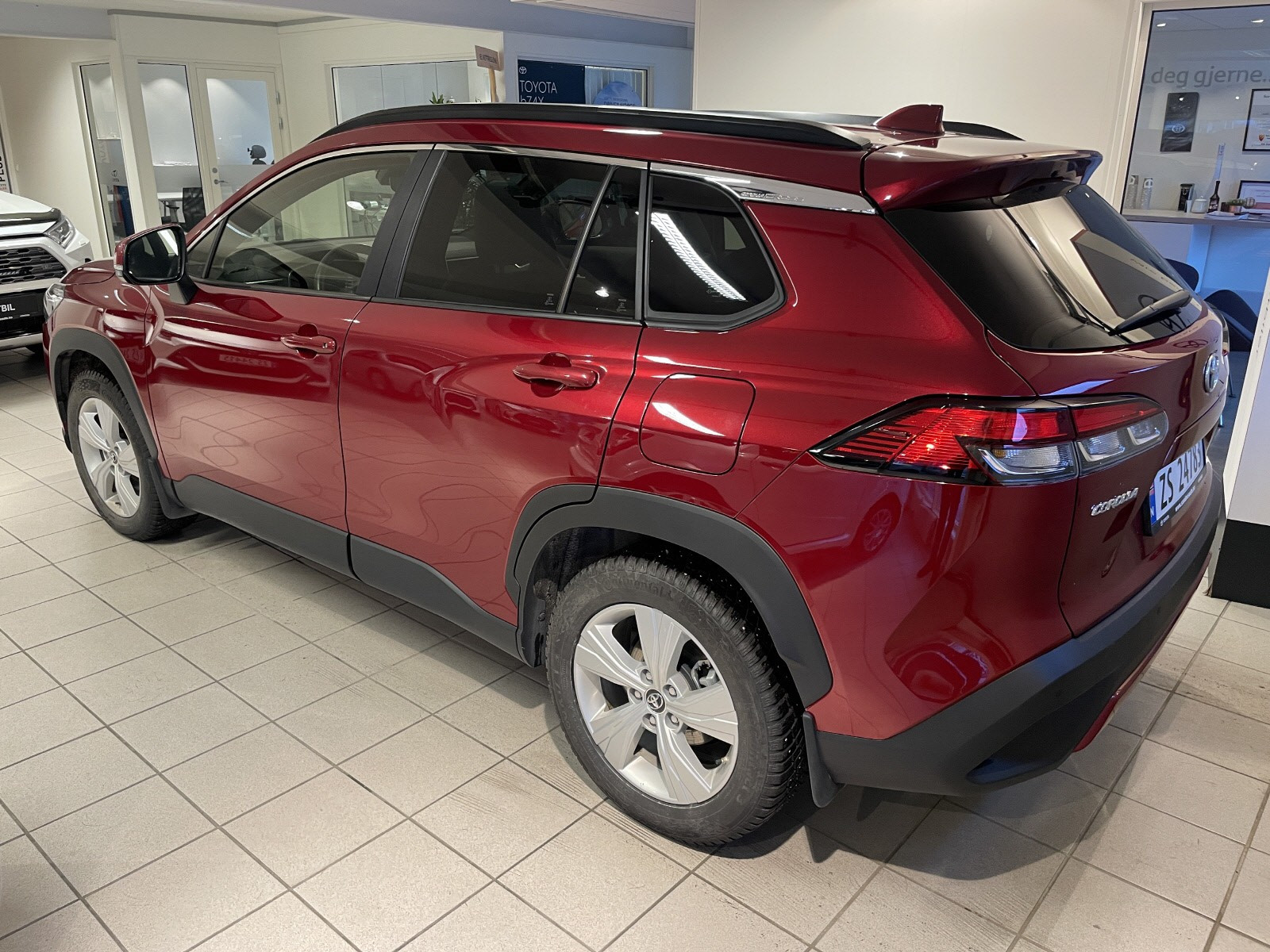 Toyota Corolla Cross 2,0 Hybrid AWD-i Executive Panorama & Leather 3
