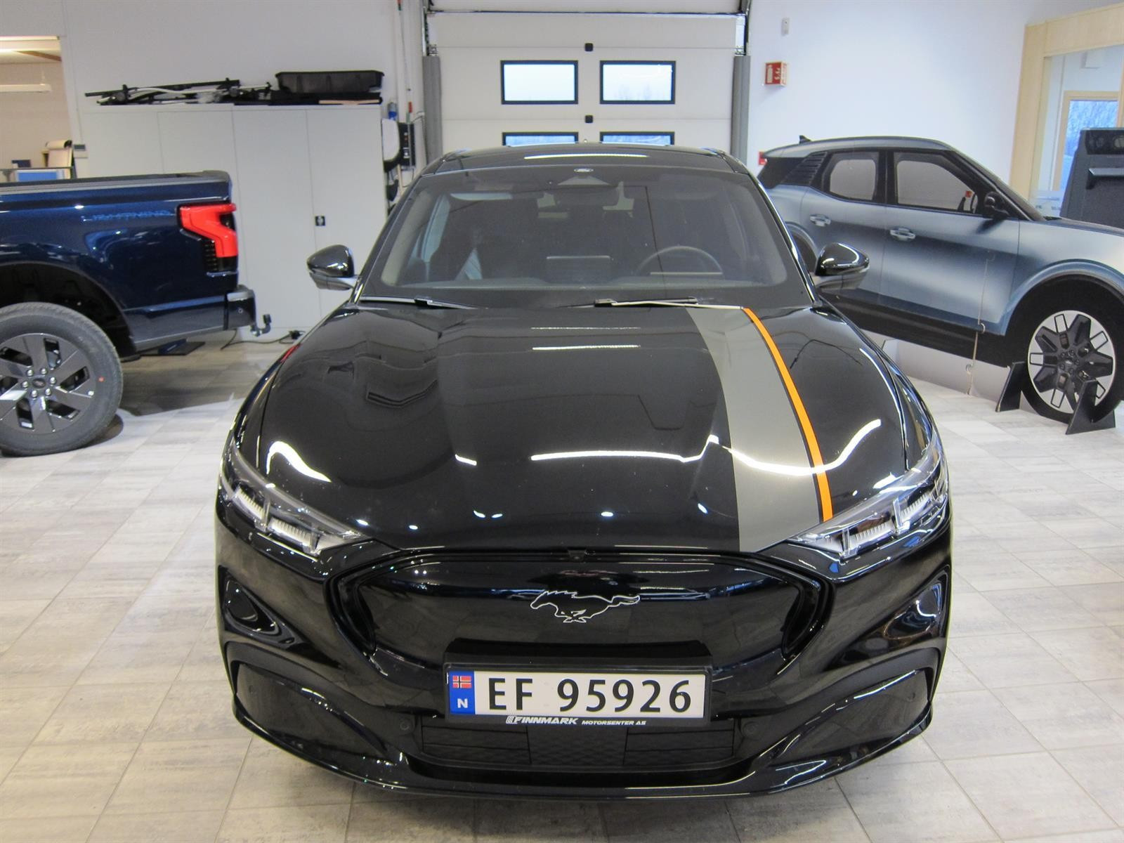 Ford Mustang Mach-E Premium AWD 2