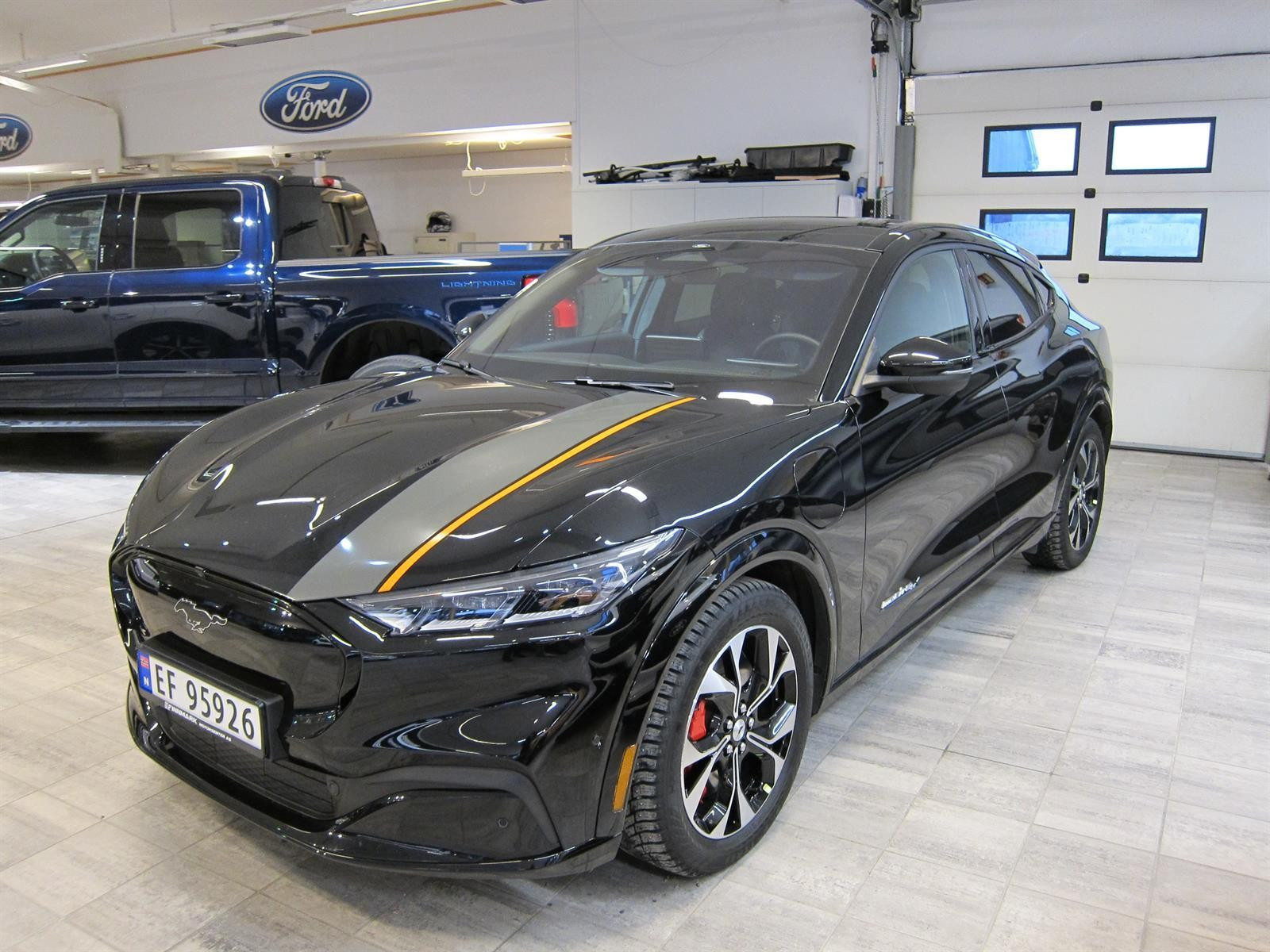 Ford Mustang Mach-E Premium AWD 3