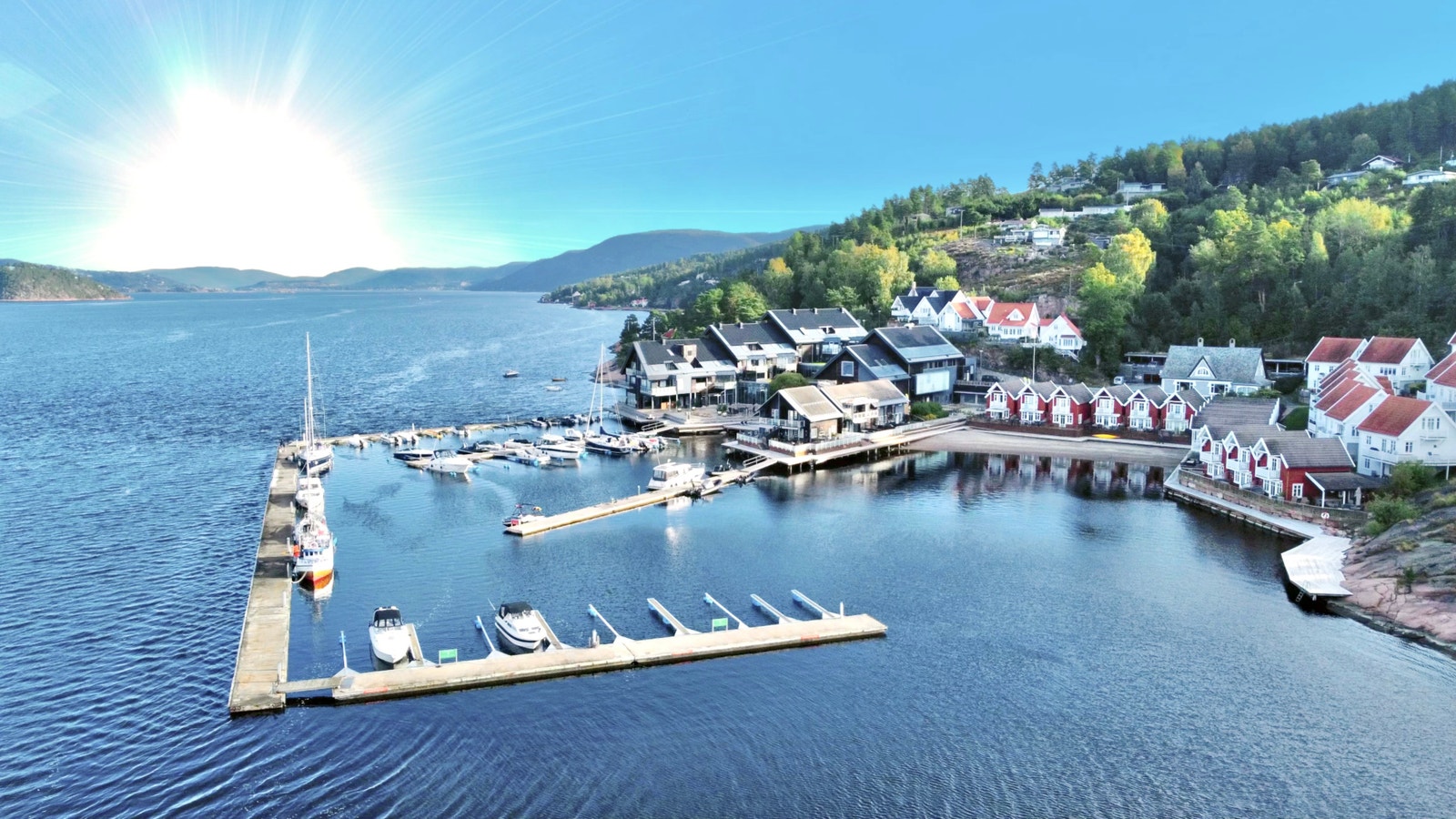 Oversiktsbilde Resorten og marina Galleribilde