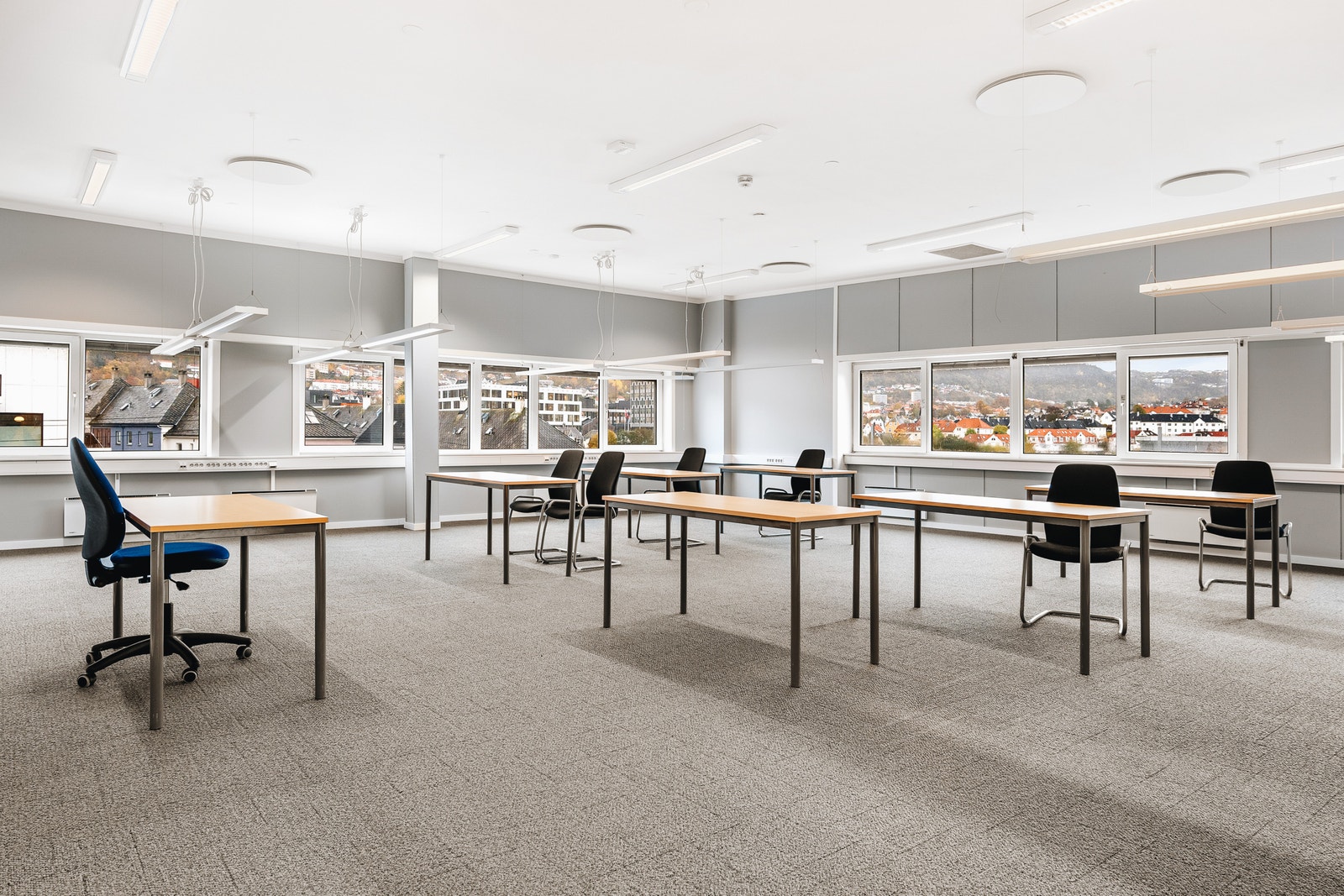 Det er også store undervisningslokaler ledig i 2.etg. Galleribilde