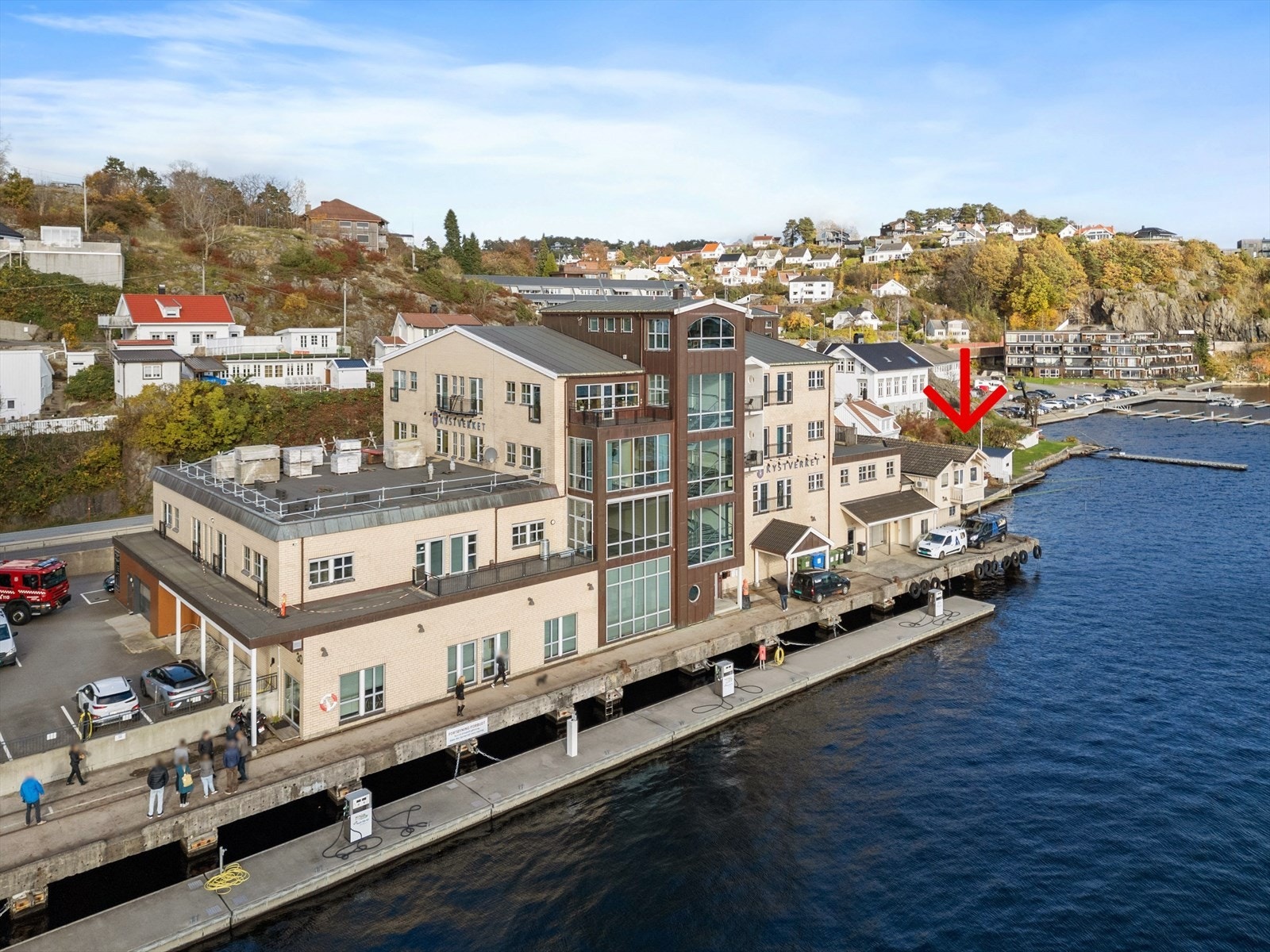 Sørmegleren næring har gleden av å presentere for leie kontorlokaler i Barbu. Galleribilde