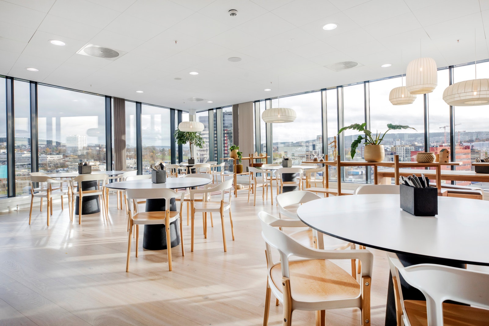 Oppgradert kantine i toppetasjen. Galleribilde