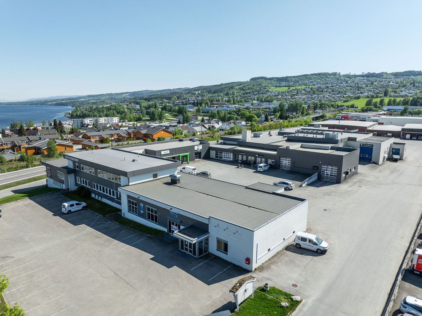 Sentral beliggenhet i Kirkeby Næringssenter Galleribilde