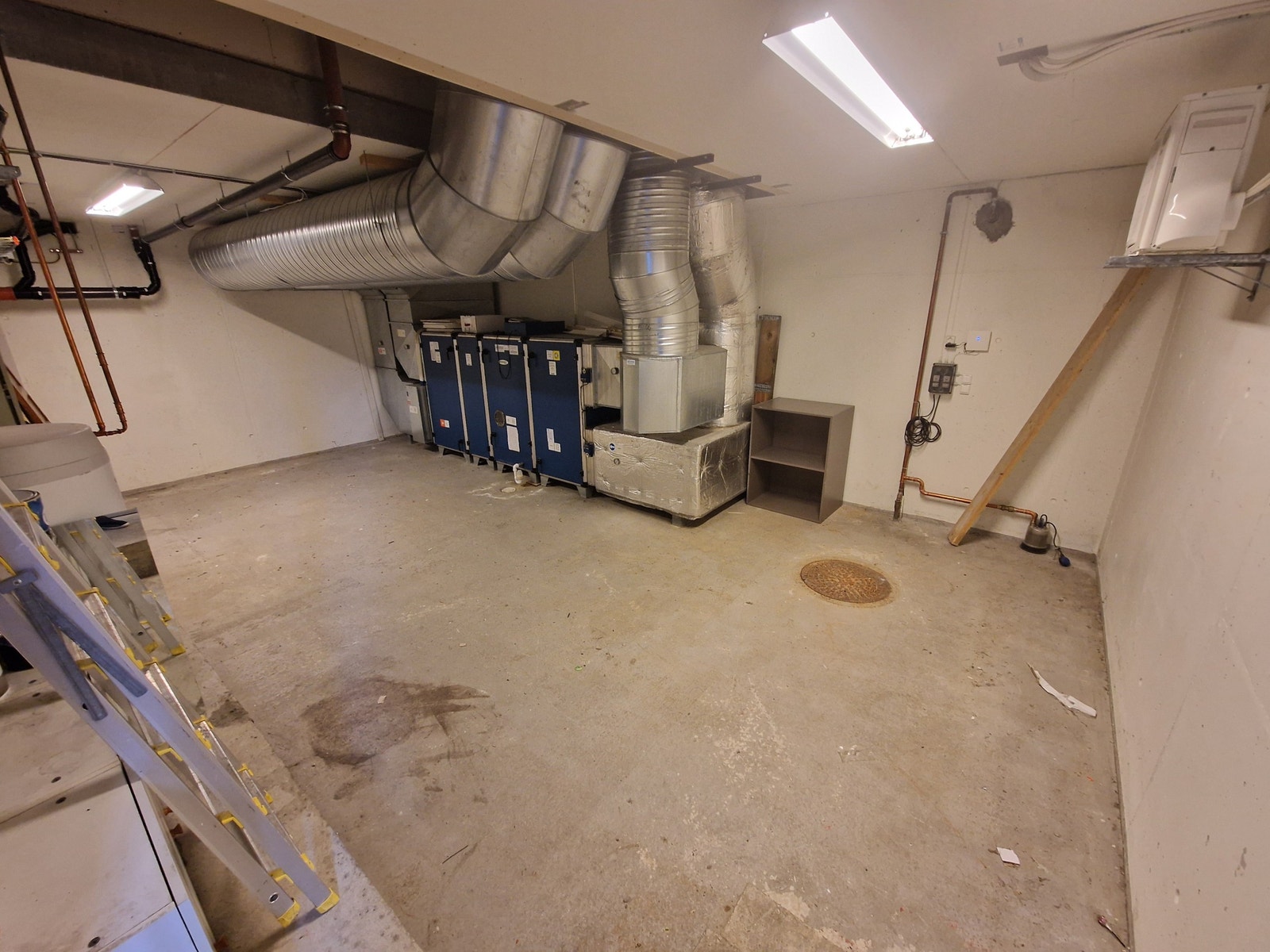 Teknisk rom i u.etg. med ventilasjons. Lagerplass Galleribilde