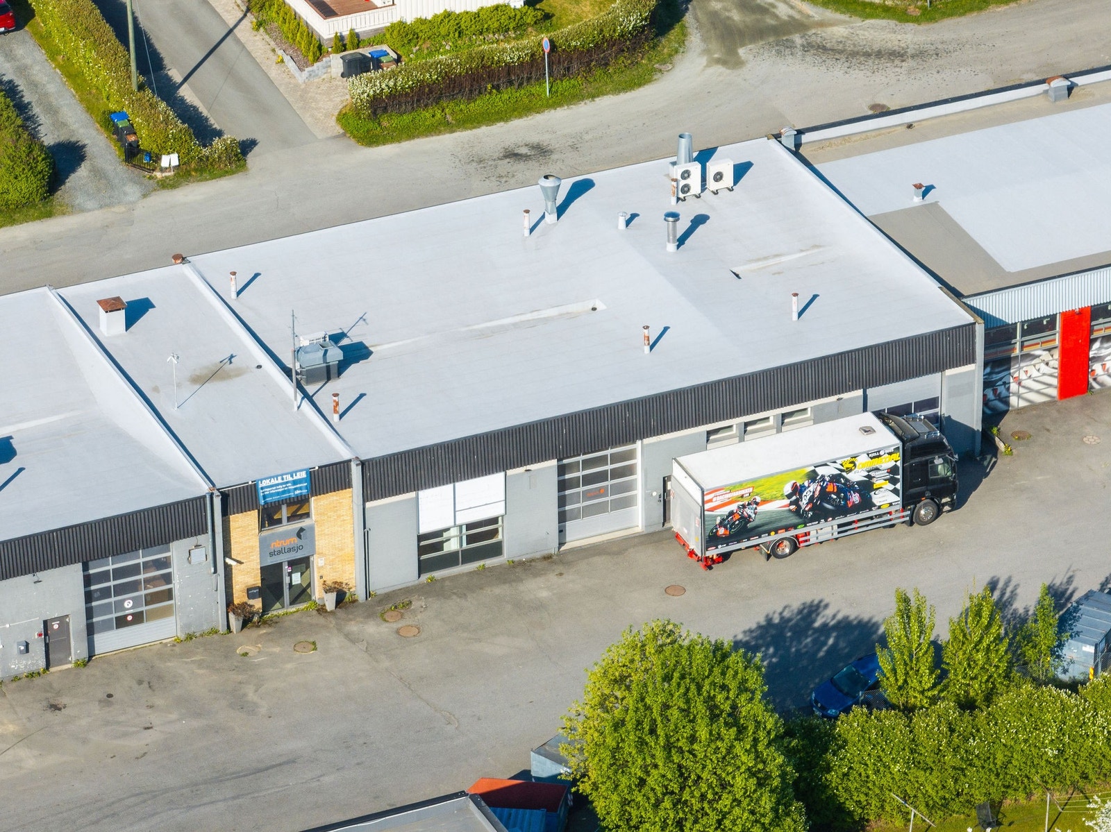 Minel Gjøvik var tidligere leietaker i lokalene som har GMS Motorservice og Hage og Fritidsmaskiner som nabo Galleribilde