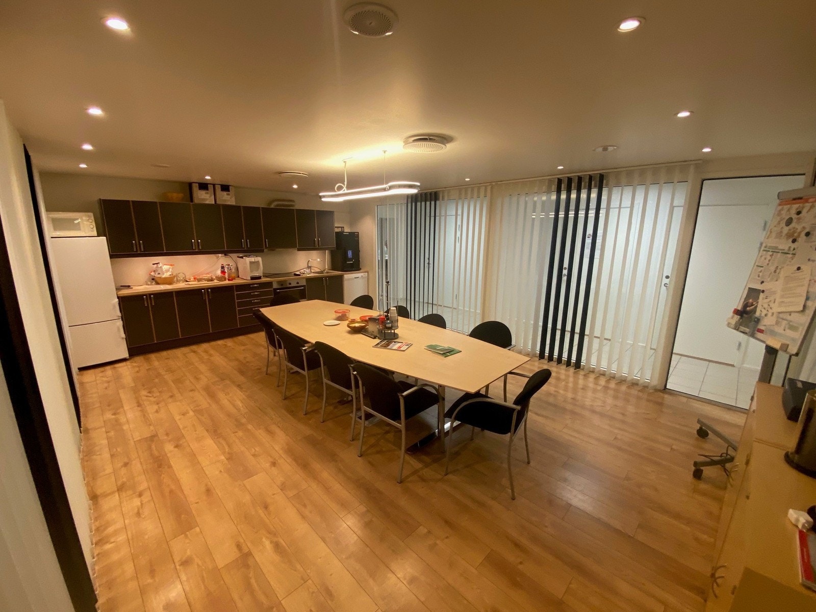 Romslig spise / møterom Galleribilde