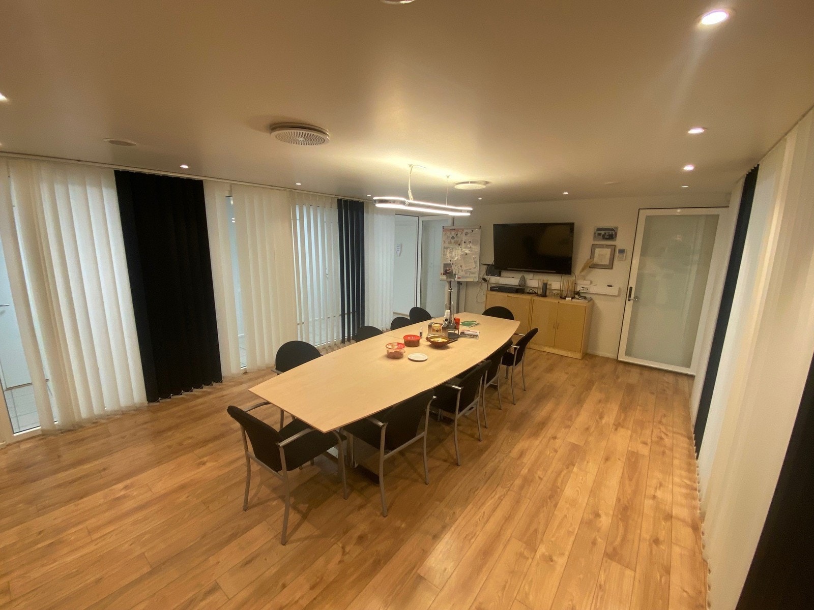 Romslig spise / møterom Galleribilde