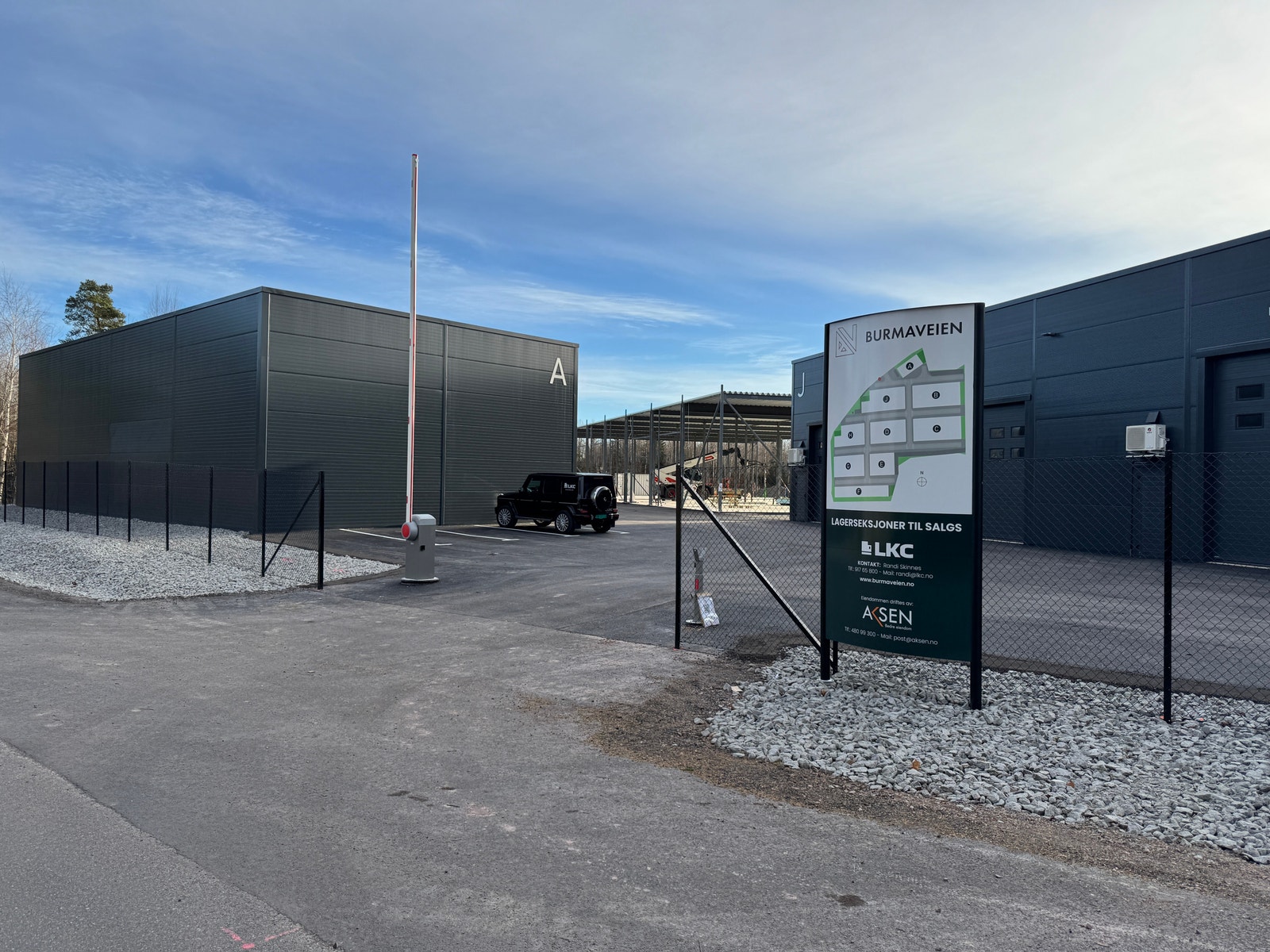 Innkjørsel Burmaveien. Galleribilde