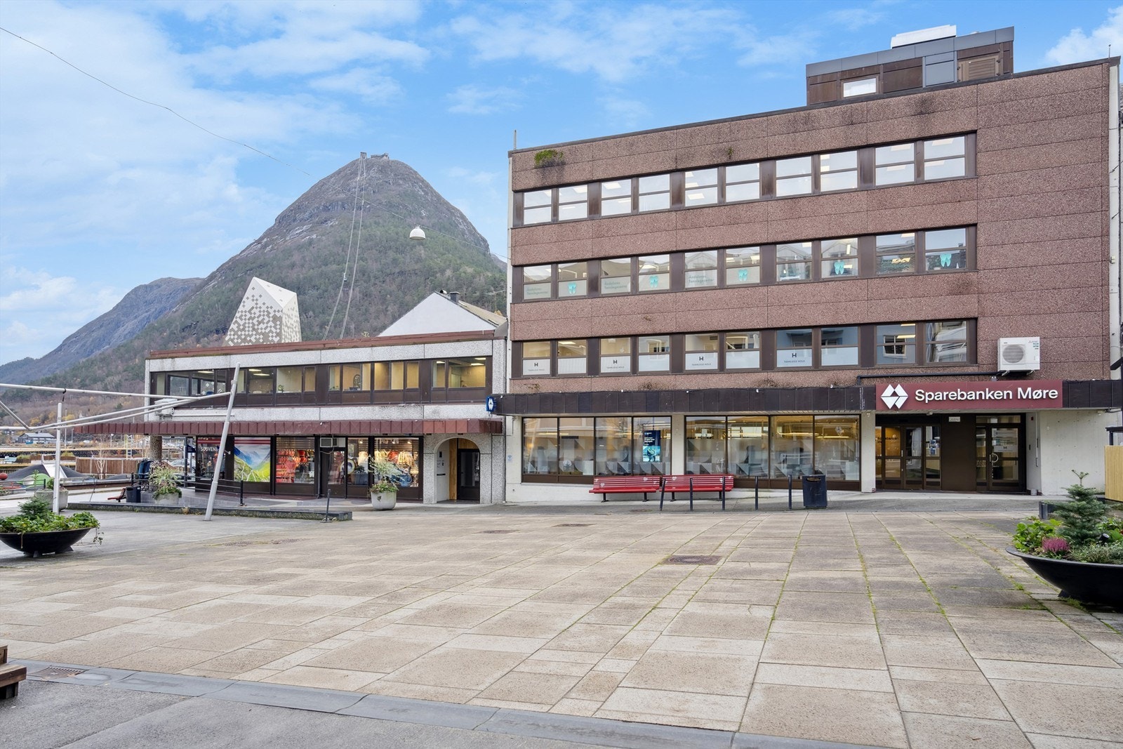 Fasade og ute Galleribilde