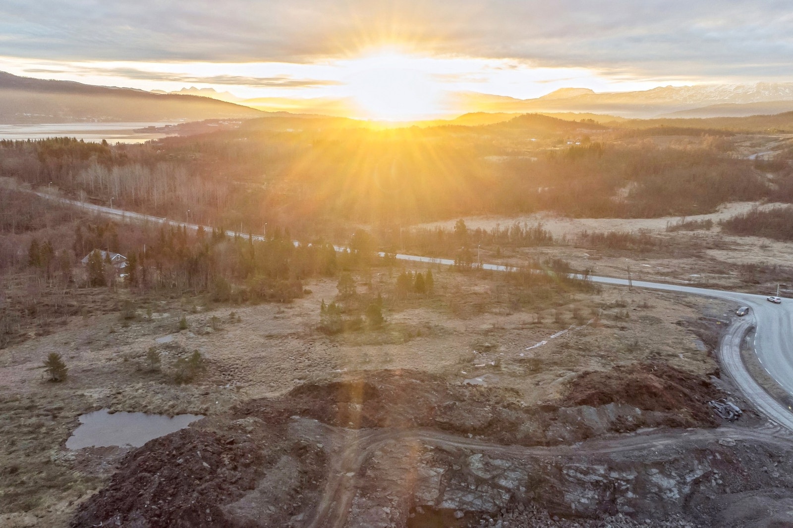 Dronebilde mot Finnsnes og Silsand Galleribilde