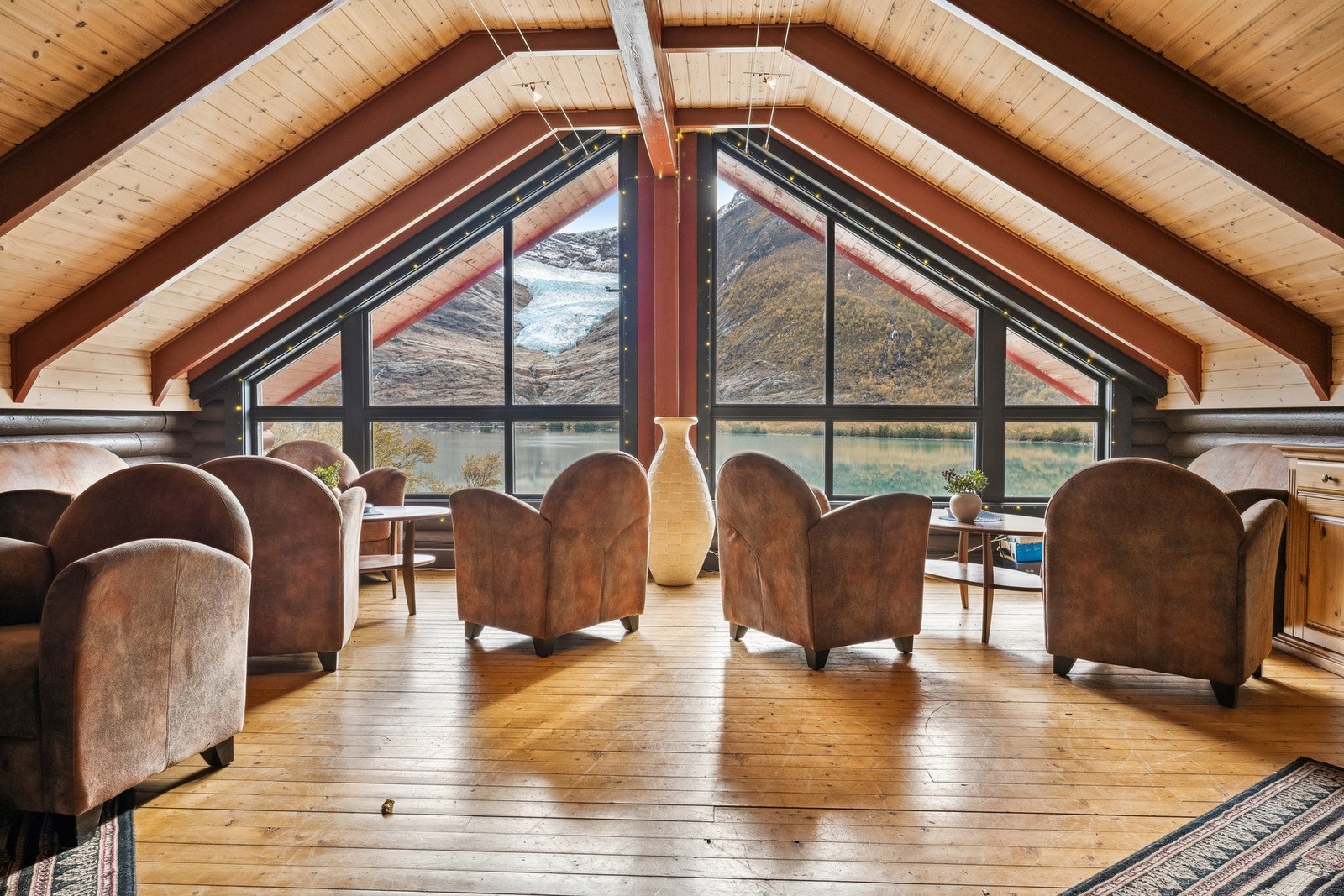 Annet og 2 etg Galleribilde