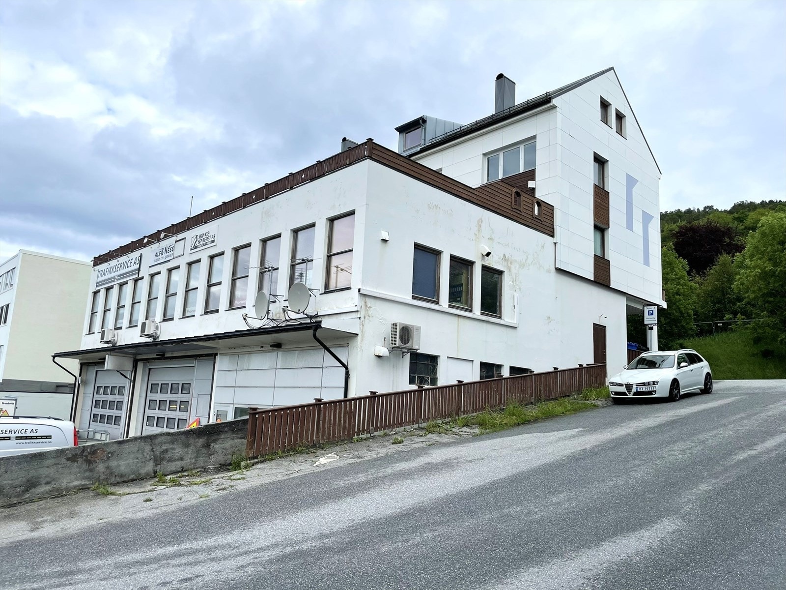 IMG_7840.JPEG Galleribilde
