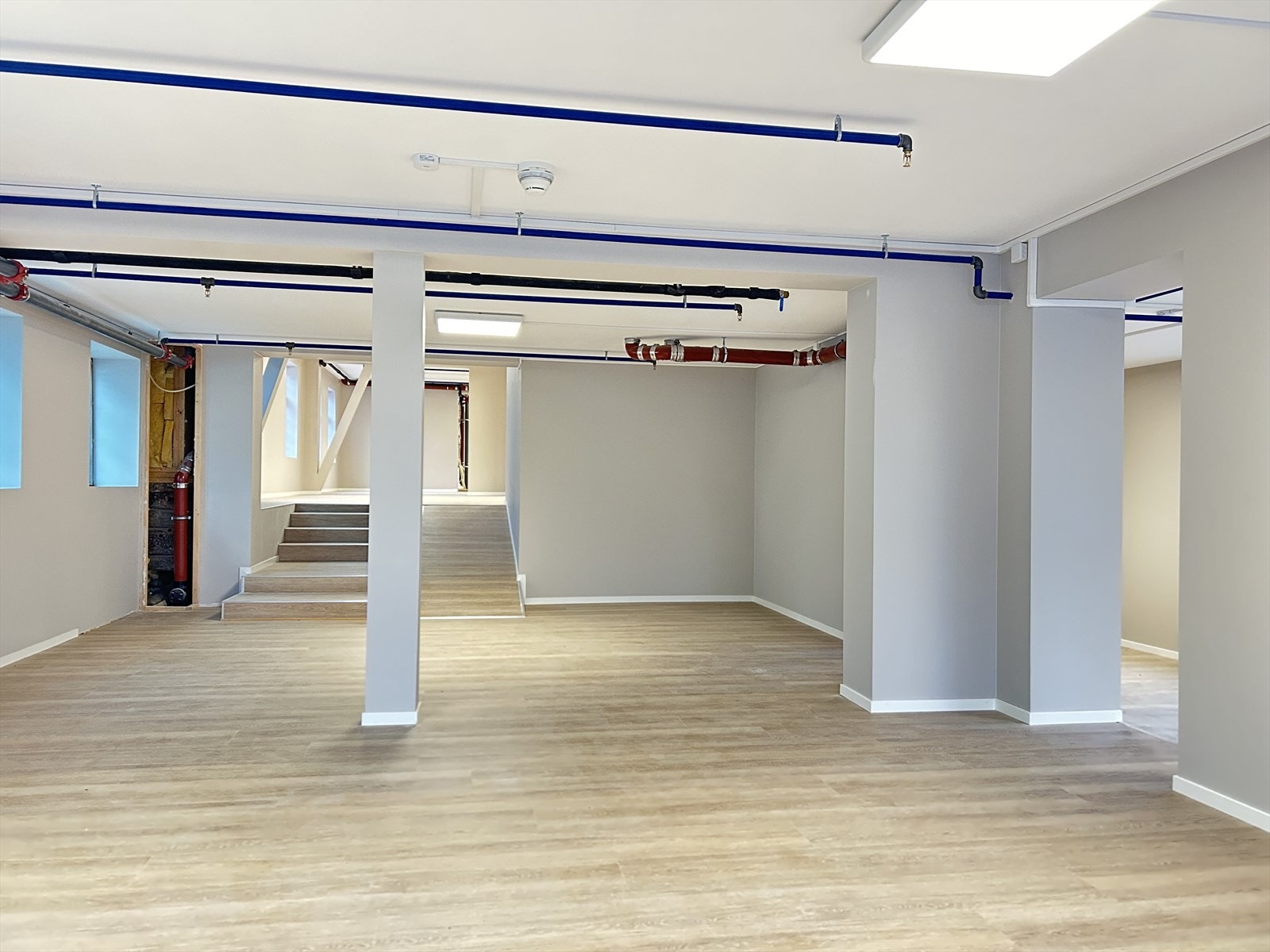 Innvendige bilder fra næringsdel Galleribilde