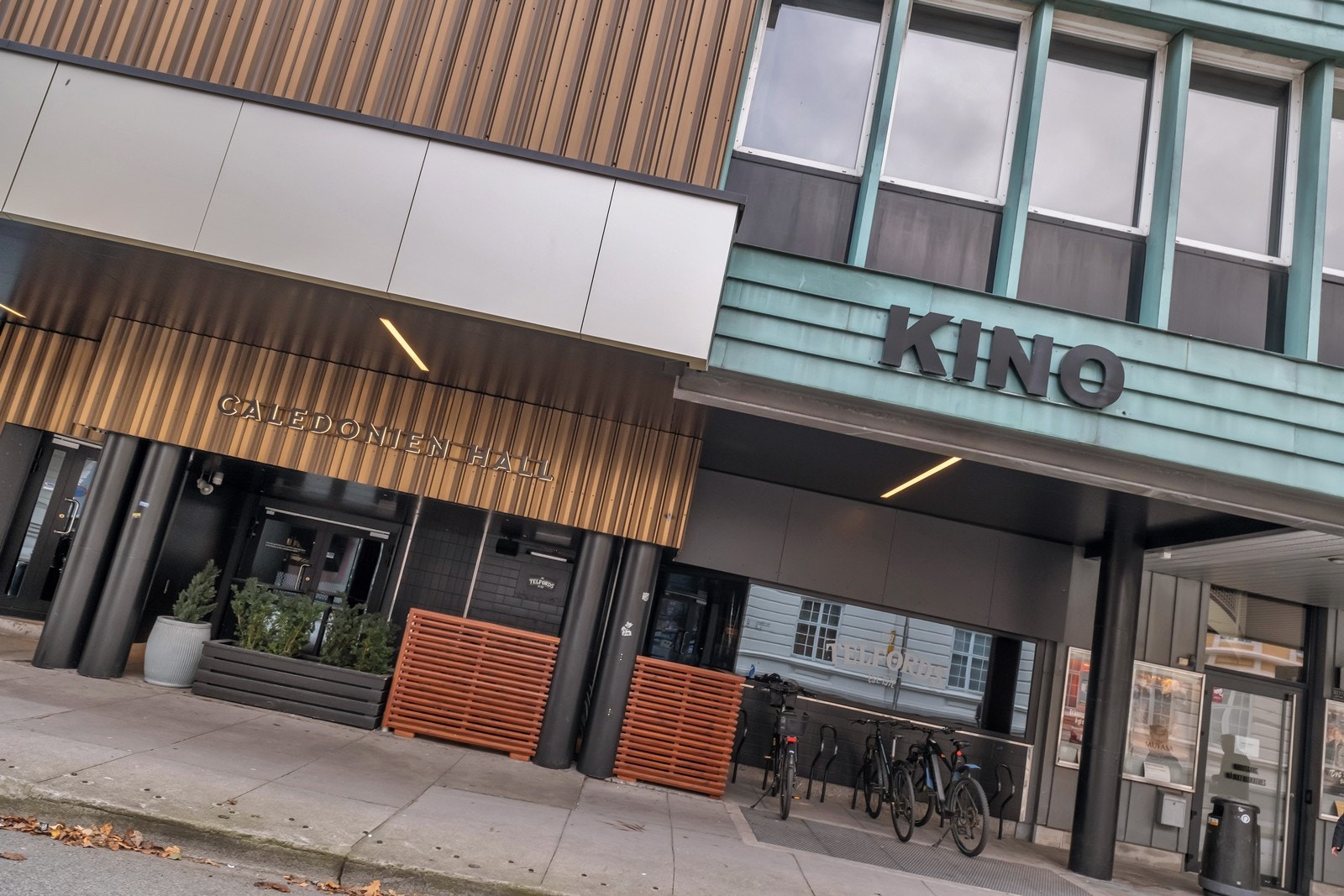 Telfords og Hotel Caledonien ligger vegg i vegg. Galleribilde