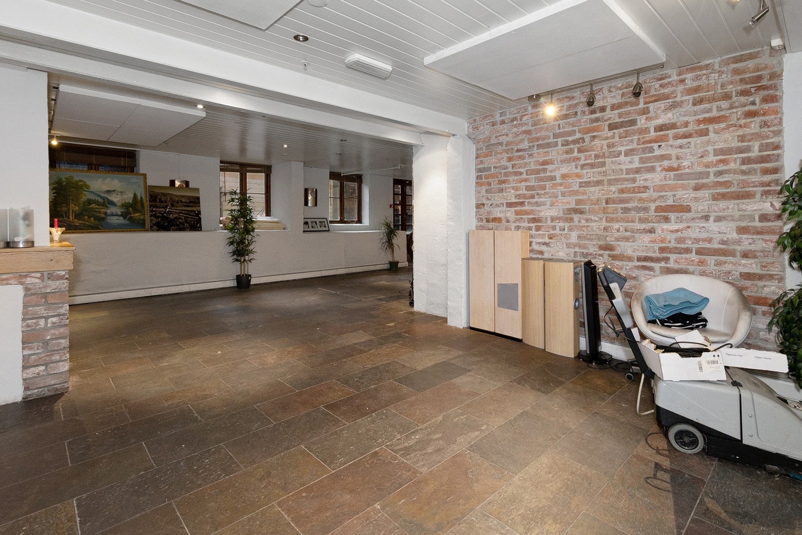 Barlokale i kjelleren Galleribilde